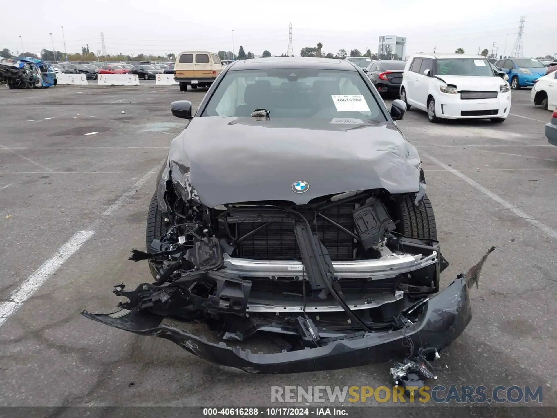 13 fotografías del automóvil dañado WBA53BH05PCN28040 BMW 530 2023