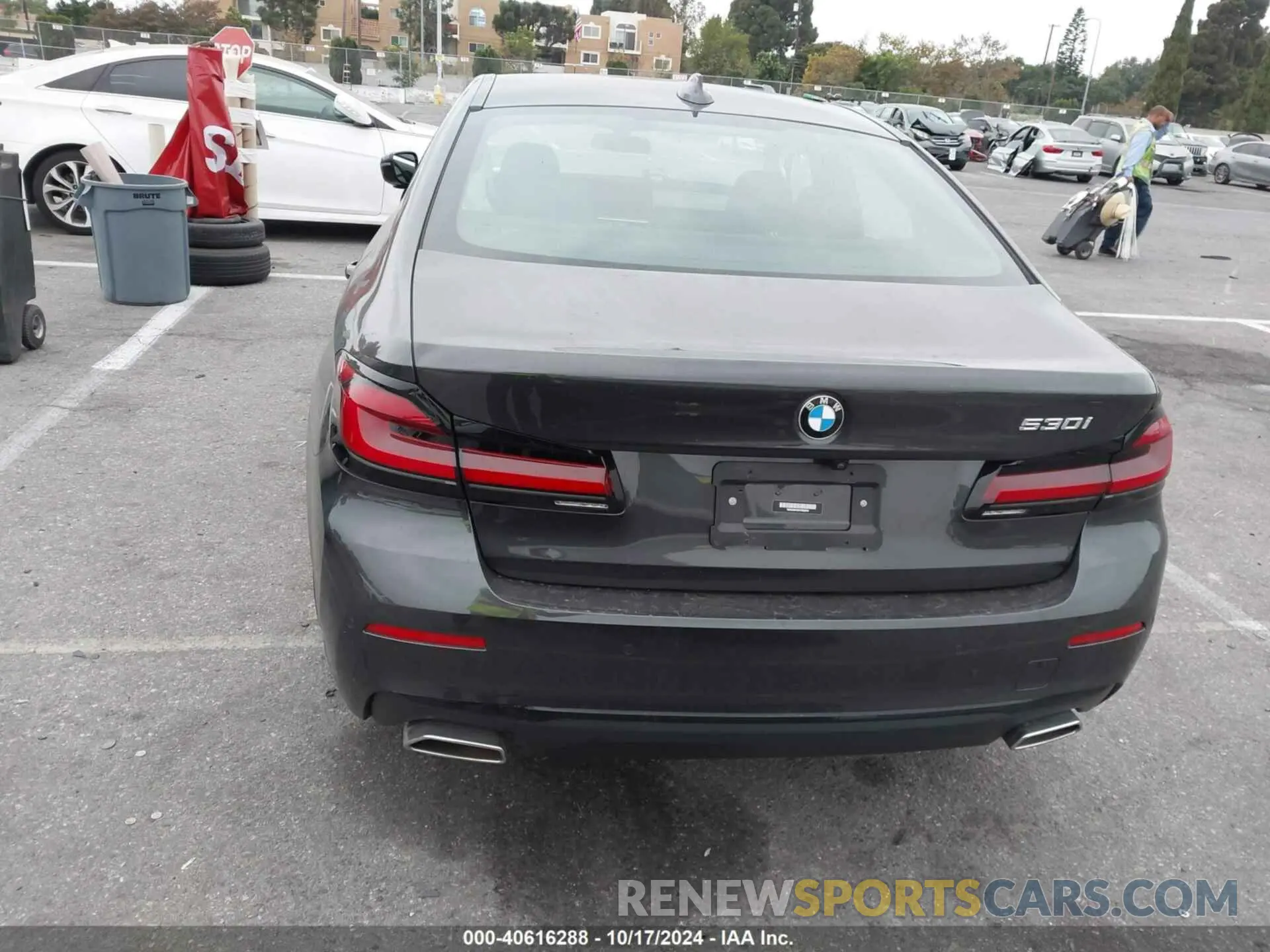 17 fotografías del automóvil dañado WBA53BH05PCN28040 BMW 530 2023