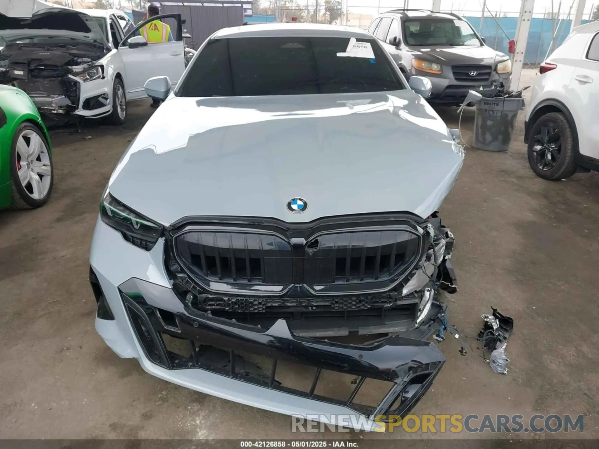 12 fotografías del automóvil dañado WBA43FJ04RCP88915 BMW 530 2024