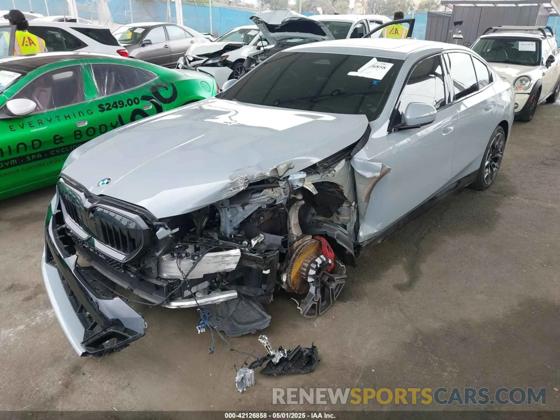 2 fotografías del automóvil dañado WBA43FJ04RCP88915 BMW 530 2024