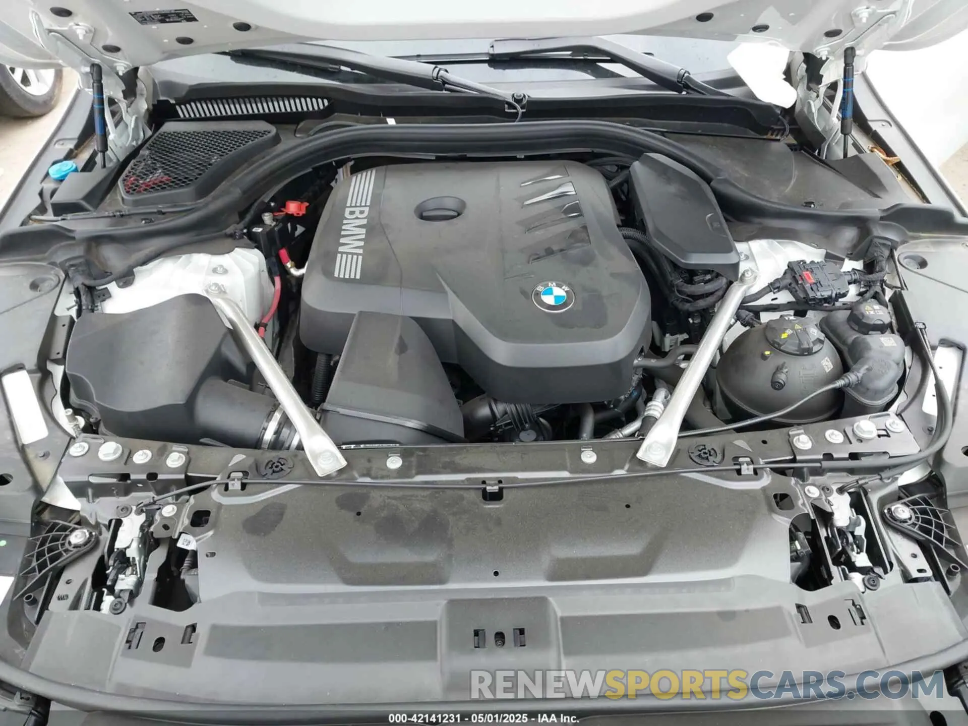 10 fotografías del automóvil dañado WBA53FJ03RCS25603 BMW 530 2024