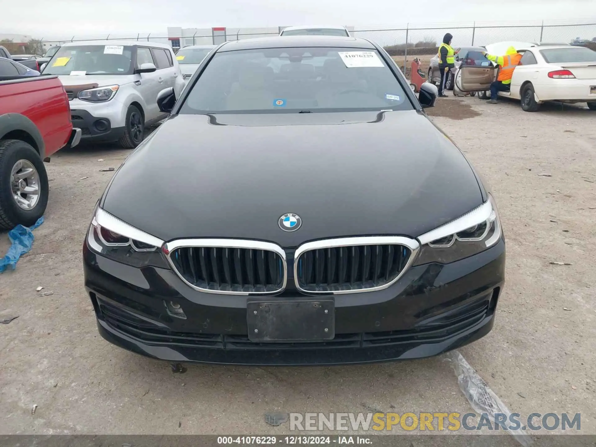 12 fotografías del automóvil dañado WBAJA9C52KB388561 BMW 530E 2019