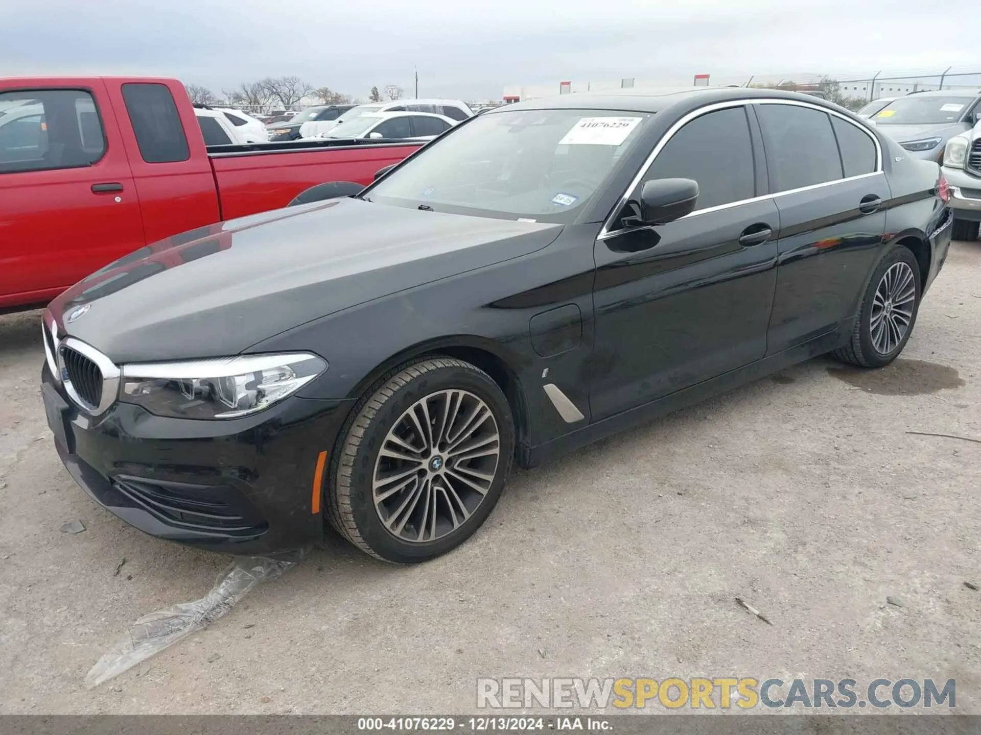2 fotografías del automóvil dañado WBAJA9C52KB388561 BMW 530E 2019