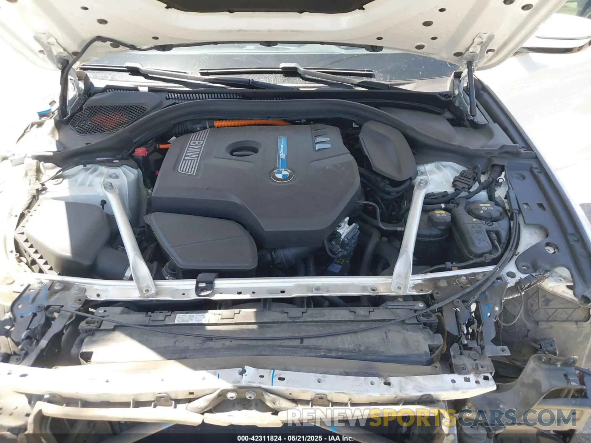 10 fotografías del automóvil dañado WBAJA9C53KB391999 BMW 530E 2019