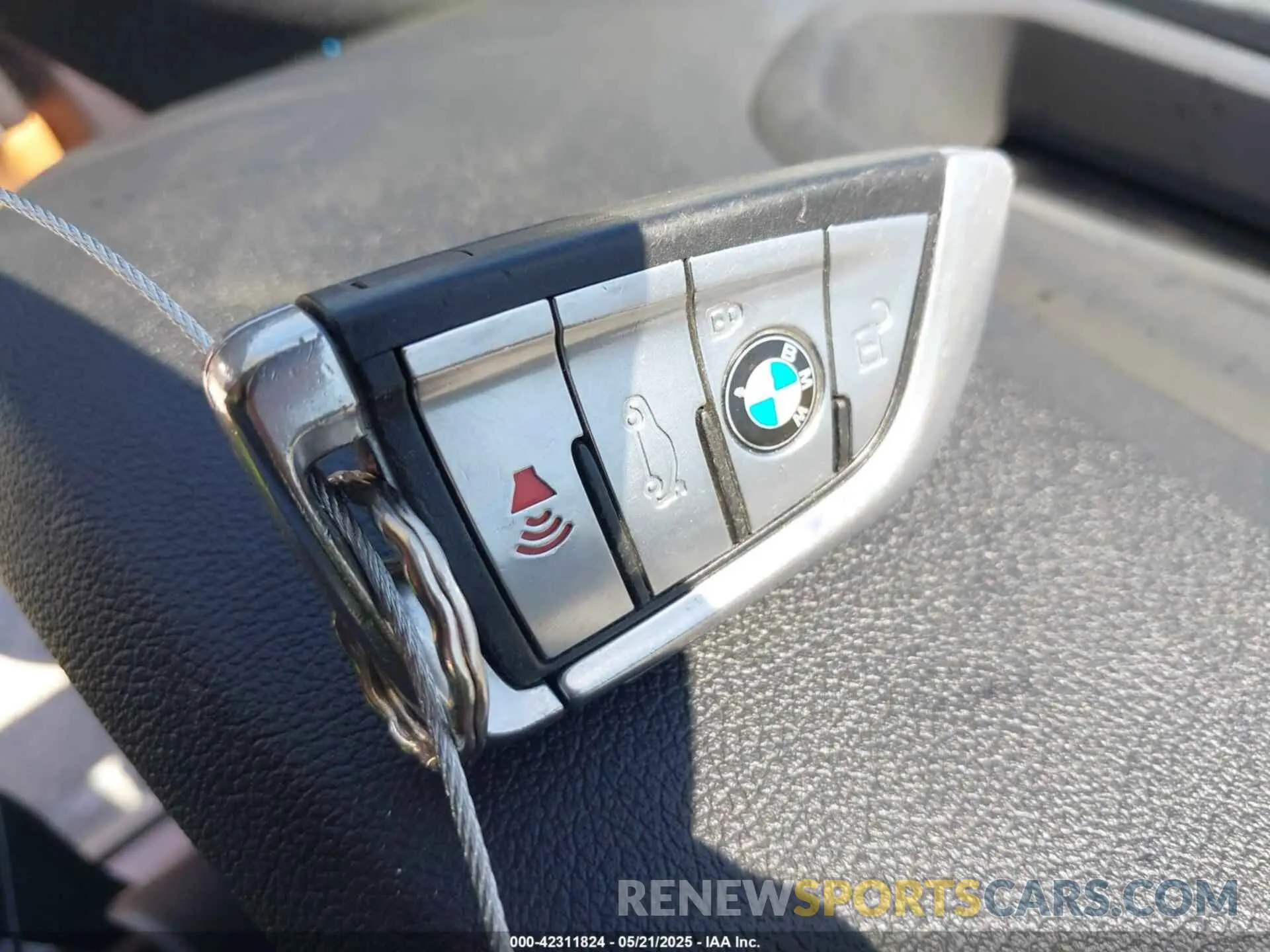 11 fotografías del automóvil dañado WBAJA9C53KB391999 BMW 530E 2019