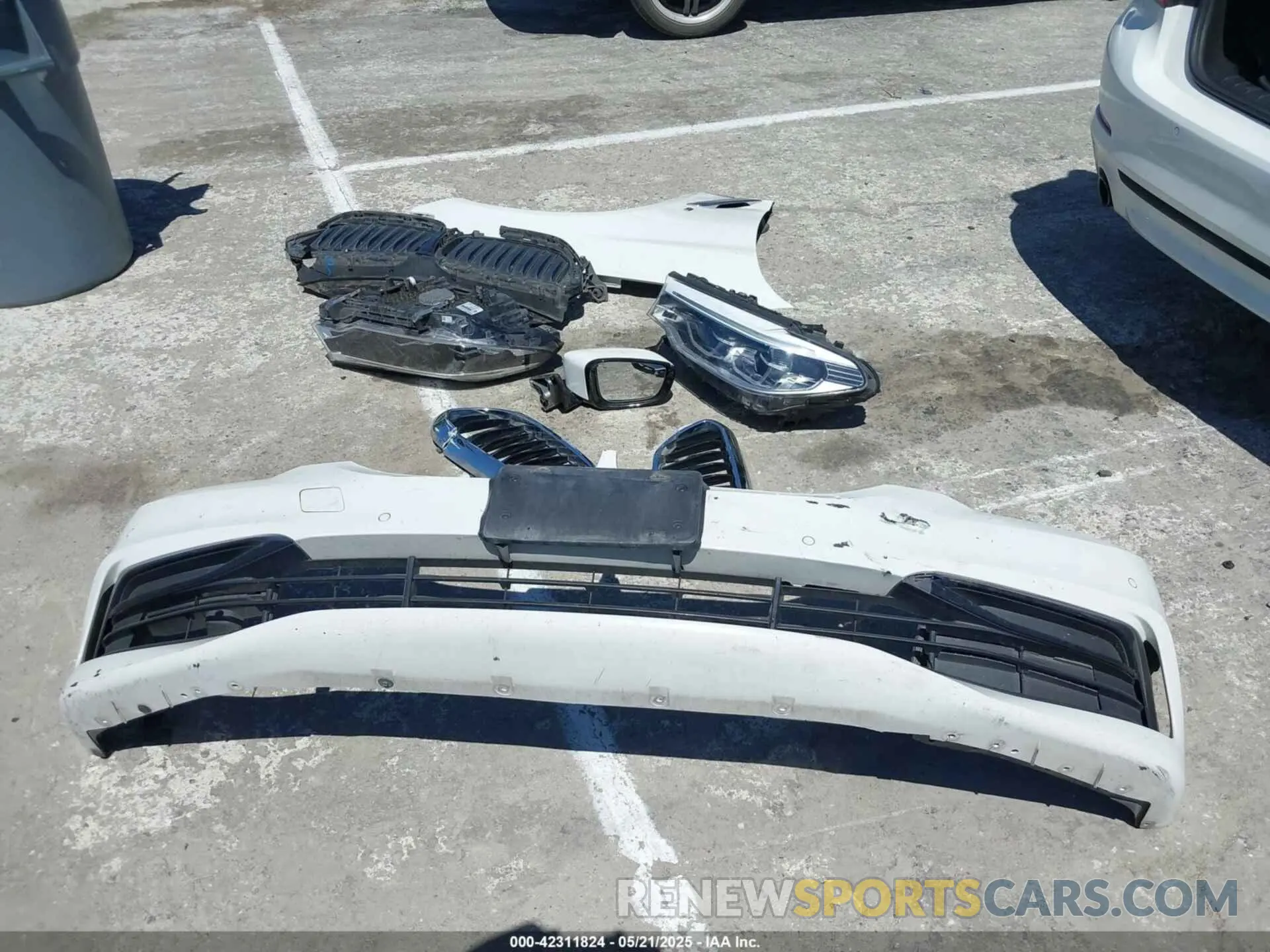 12 fotografías del automóvil dañado WBAJA9C53KB391999 BMW 530E 2019