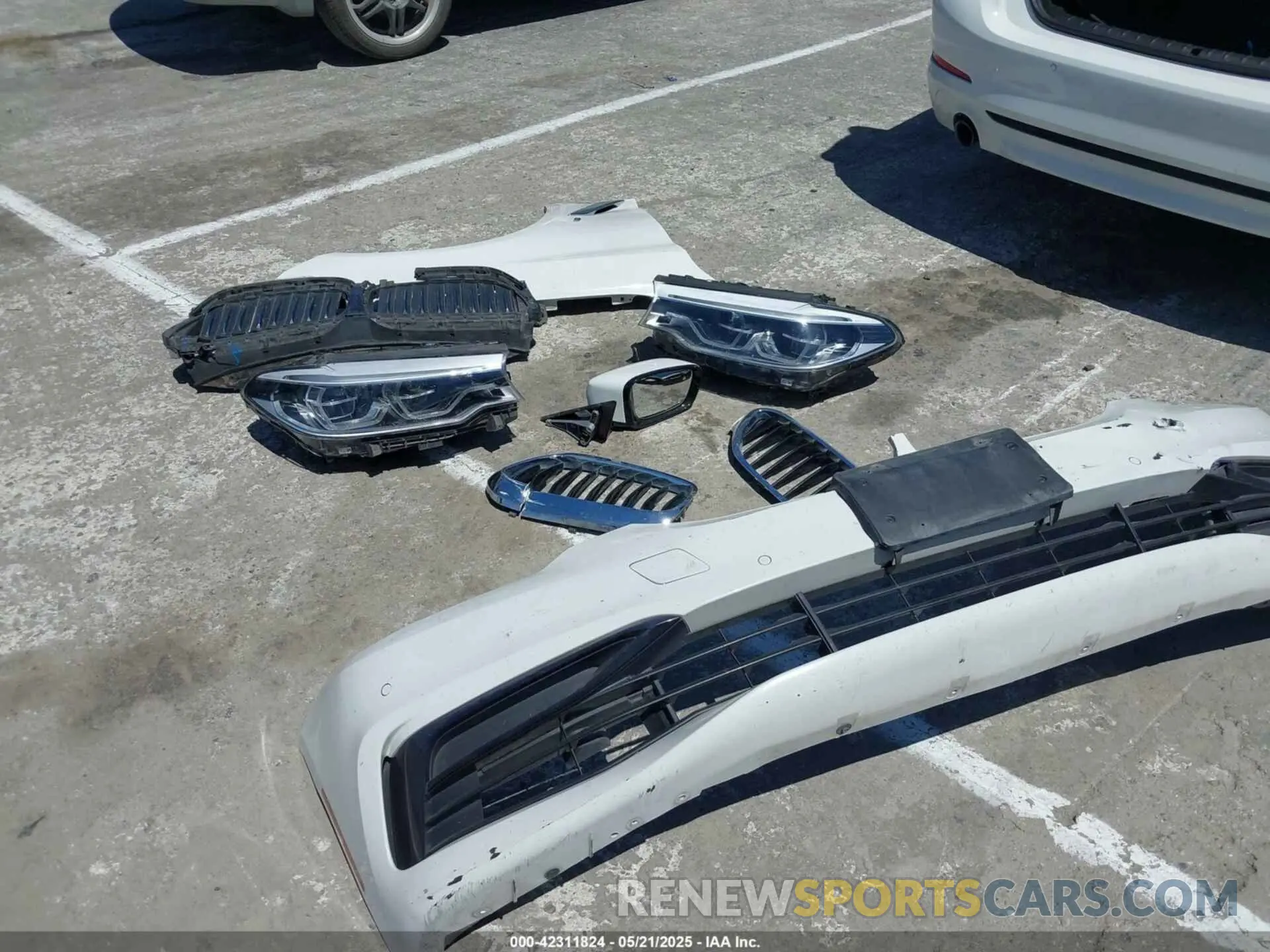 18 fotografías del automóvil dañado WBAJA9C53KB391999 BMW 530E 2019
