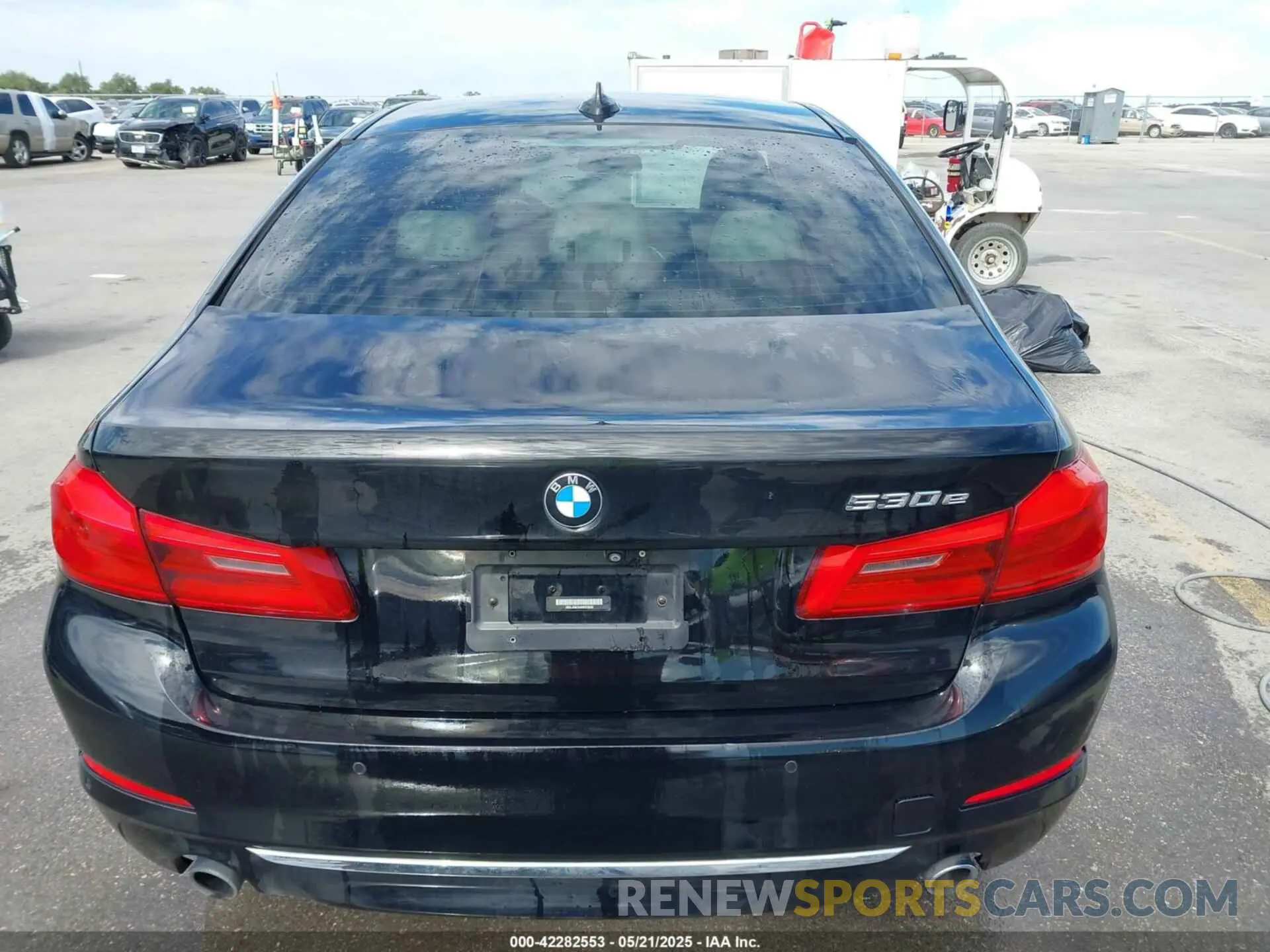 17 fotografías del automóvil dañado WBAJA9C54KB253646 BMW 530E 2019