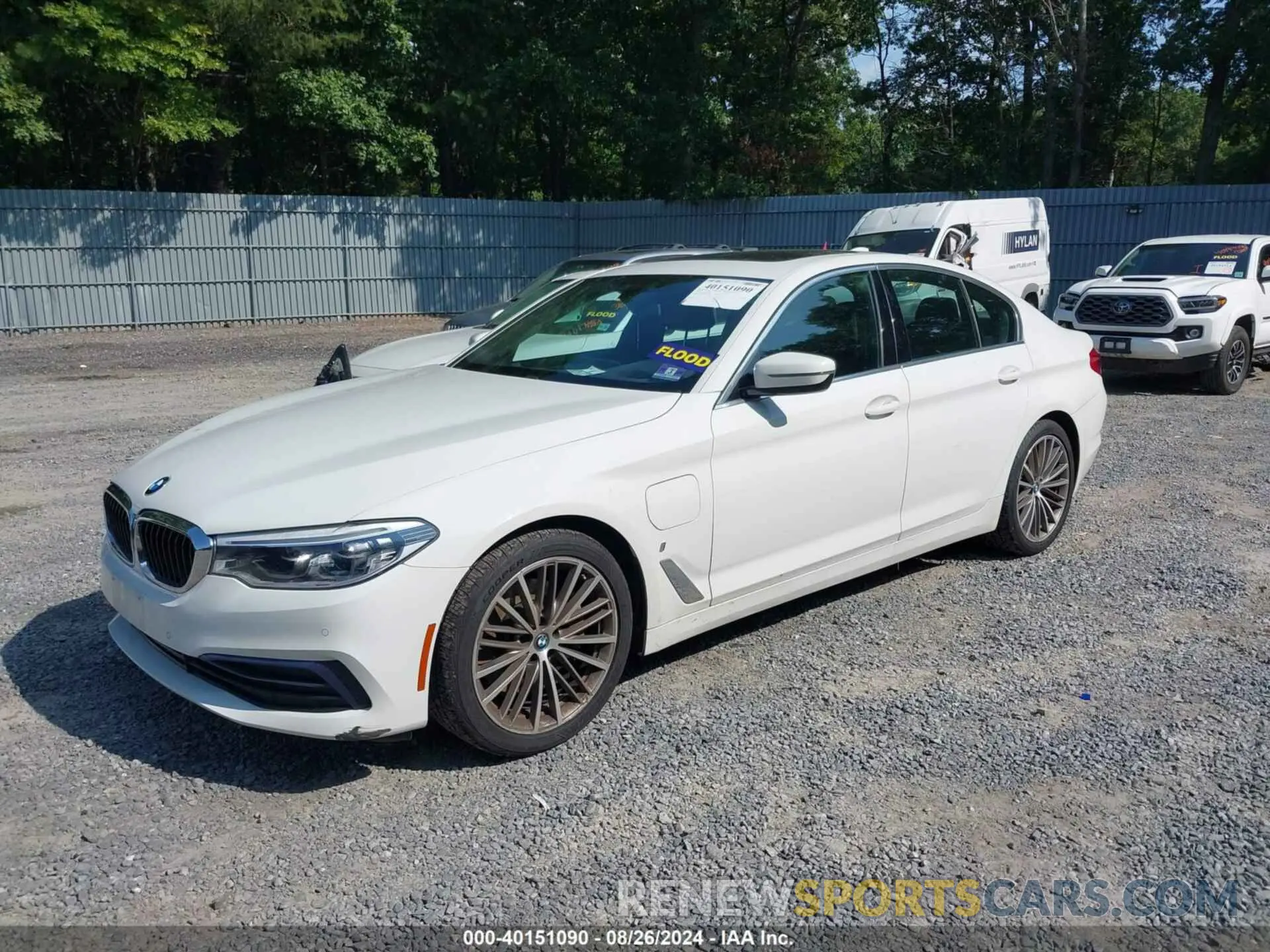 2 fotografías del automóvil dañado WBAJA9C56KB388840 BMW 530E 2019