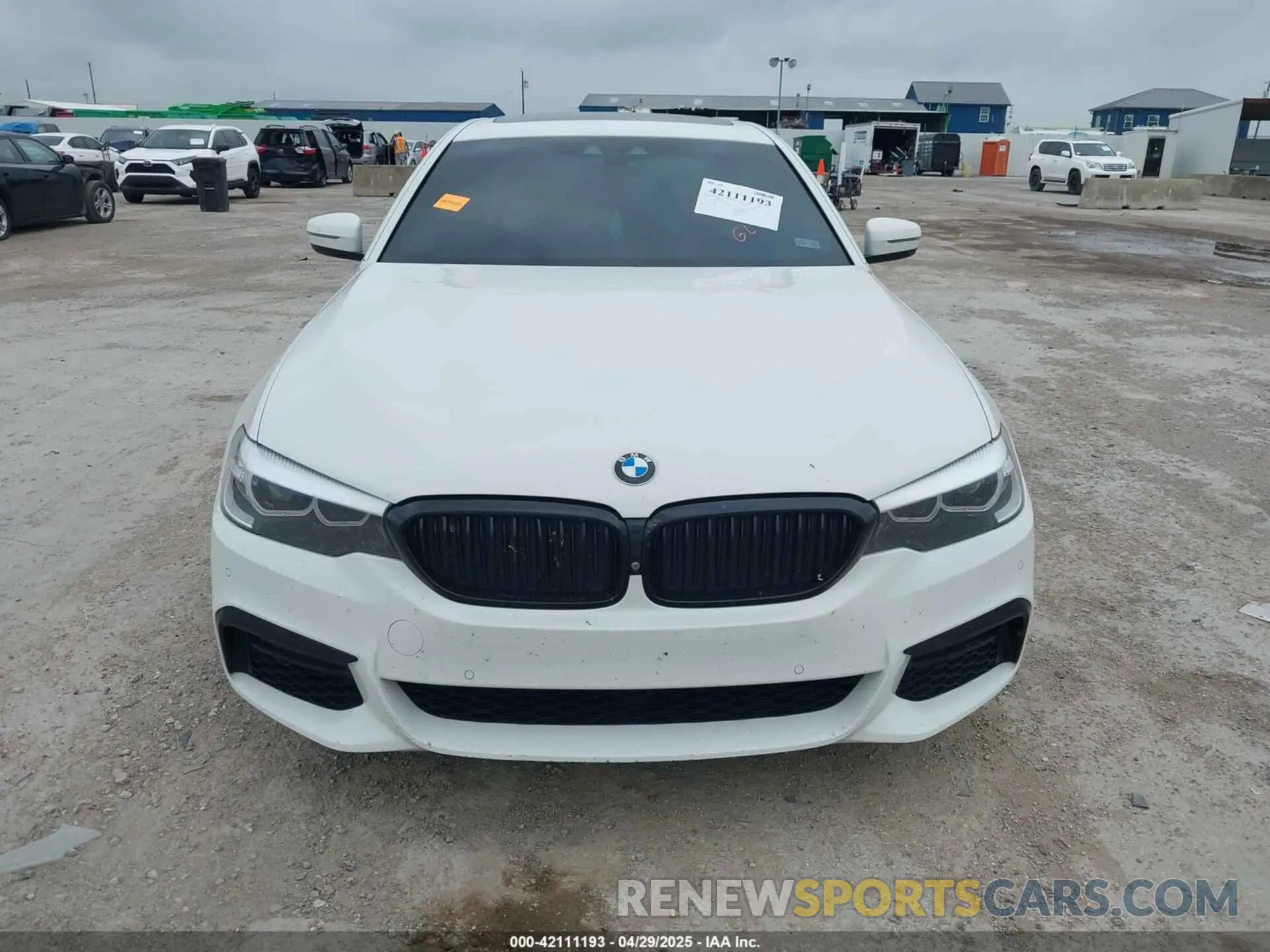 12 fotografías del automóvil dañado WBAJA9C58KB389245 BMW 530E 2019