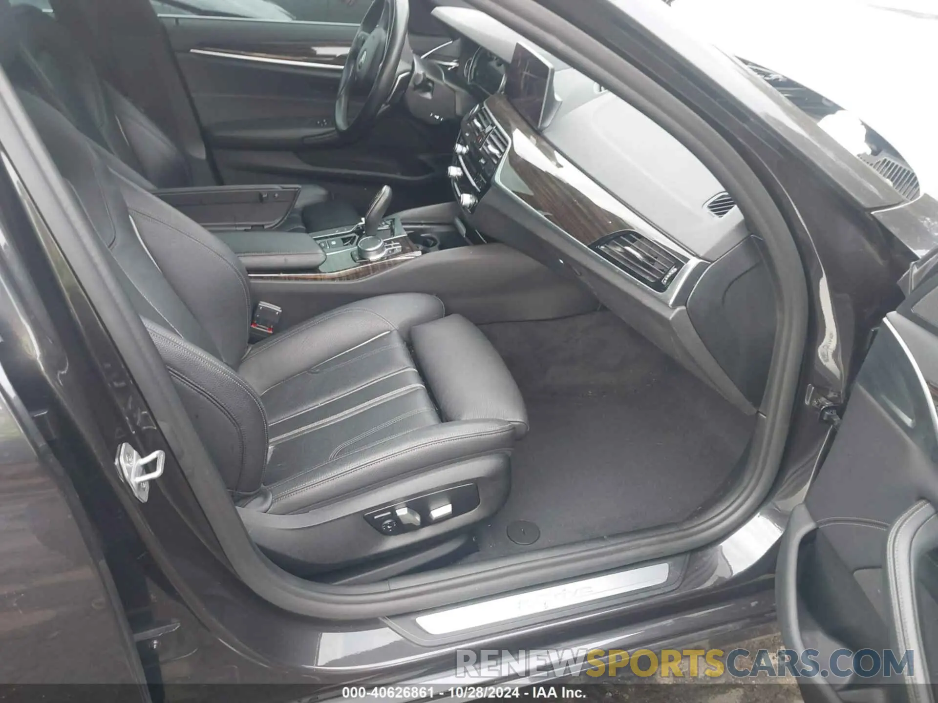 5 fotografías del automóvil dañado WBAJA9C59KB254517 BMW 530E 2019