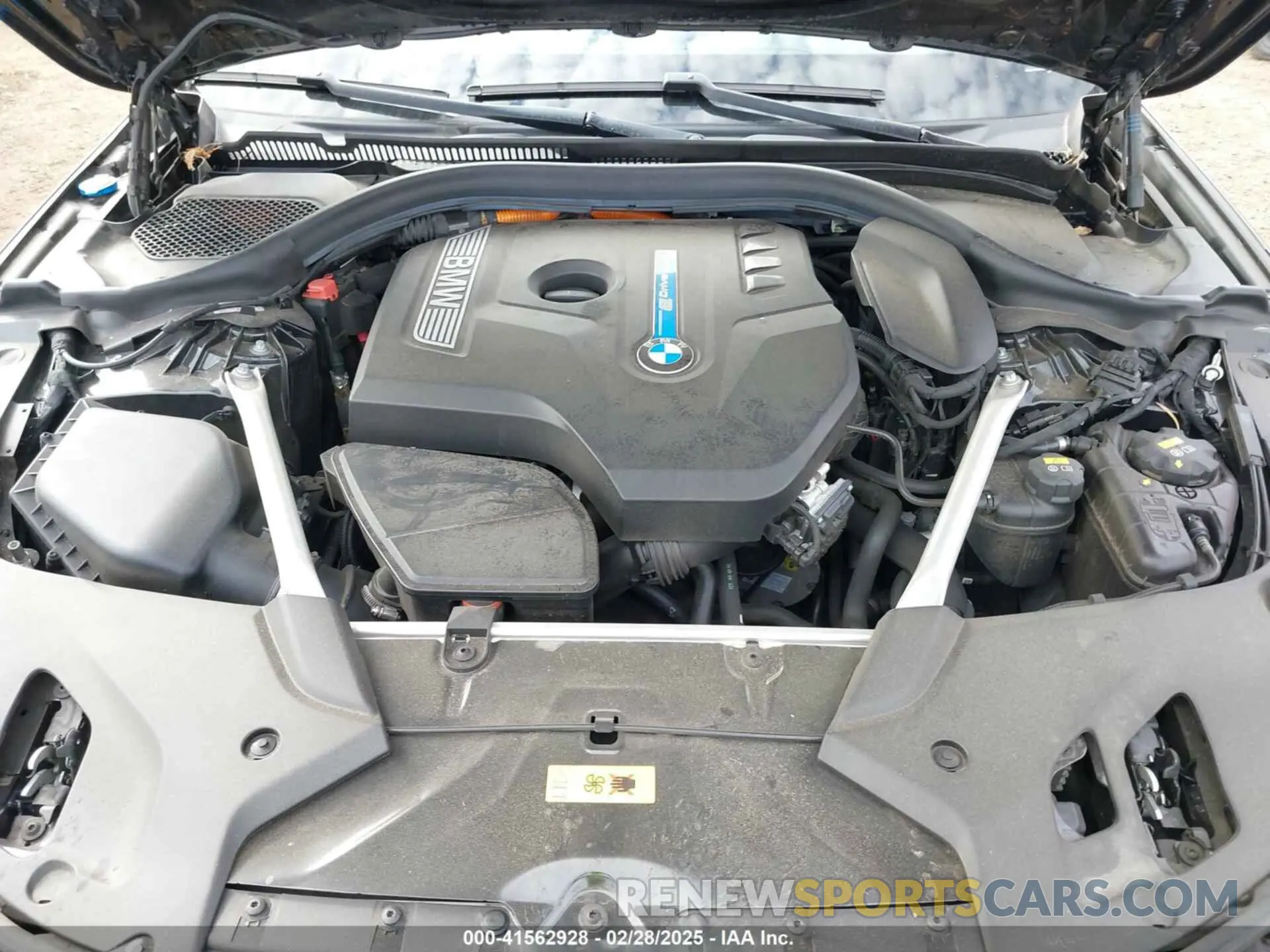 10 fotografías del automóvil dañado WBAJA9C59KB389304 BMW 530E 2019