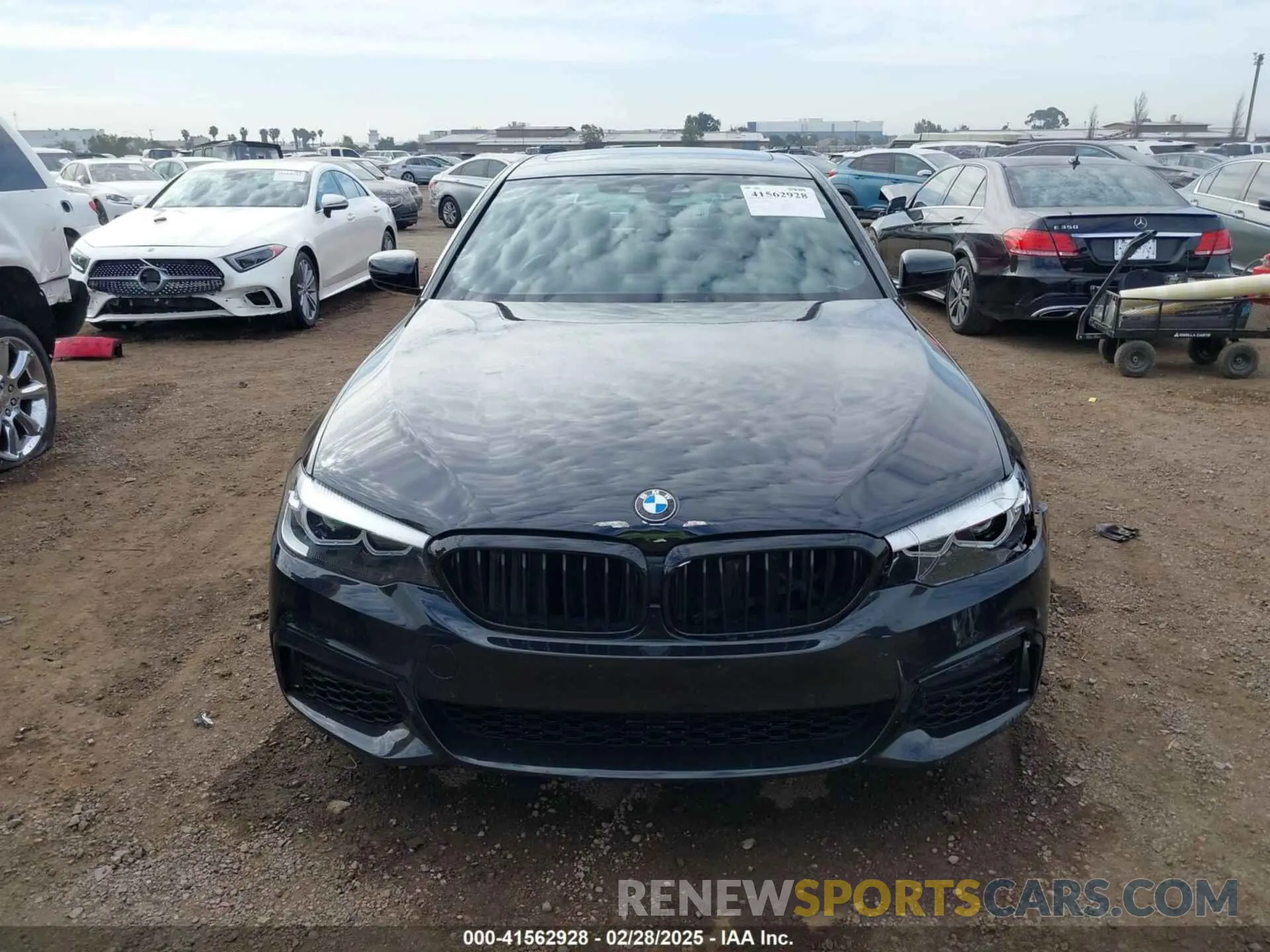 12 fotografías del automóvil dañado WBAJA9C59KB389304 BMW 530E 2019