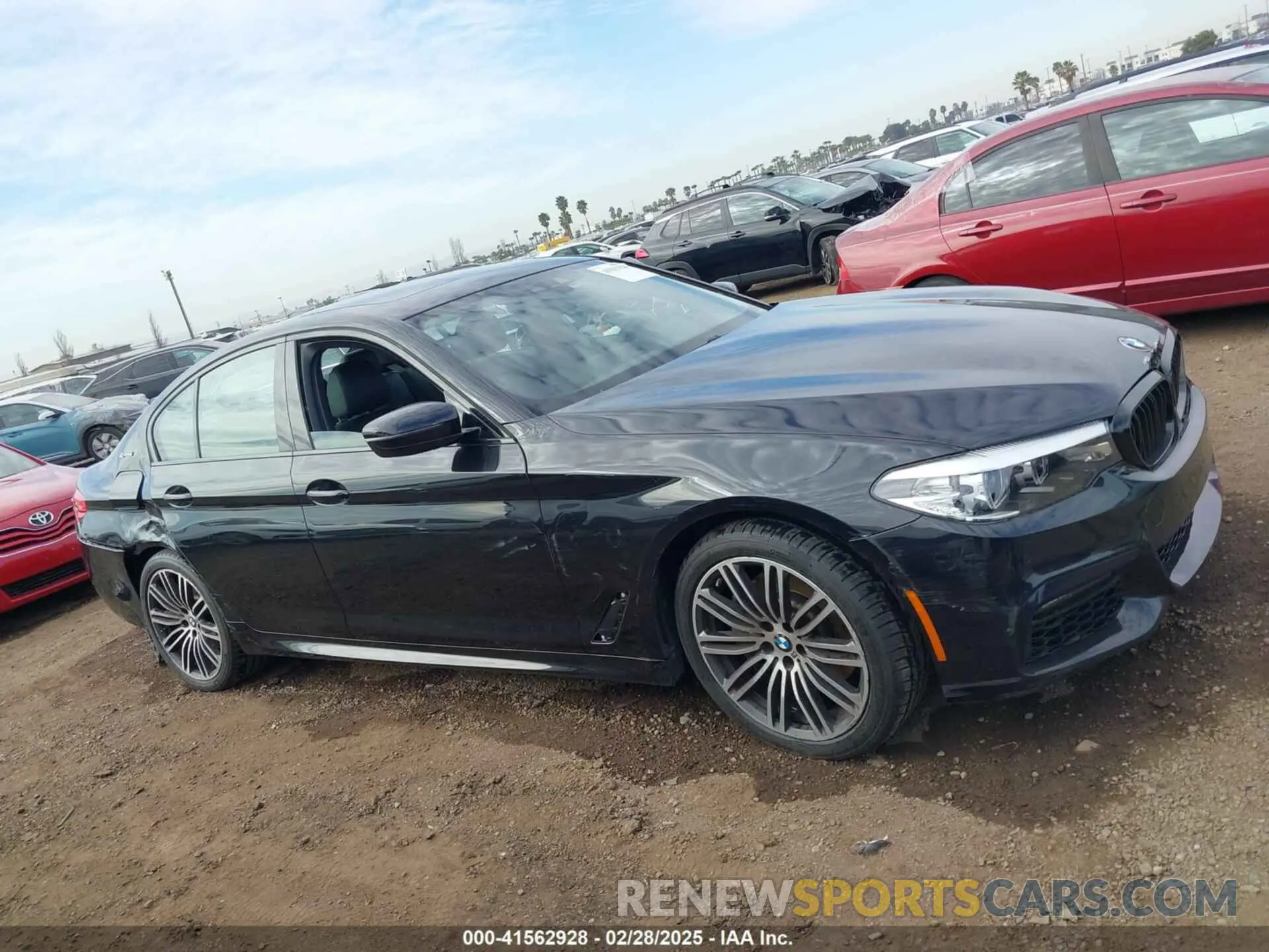 13 fotografías del automóvil dañado WBAJA9C59KB389304 BMW 530E 2019
