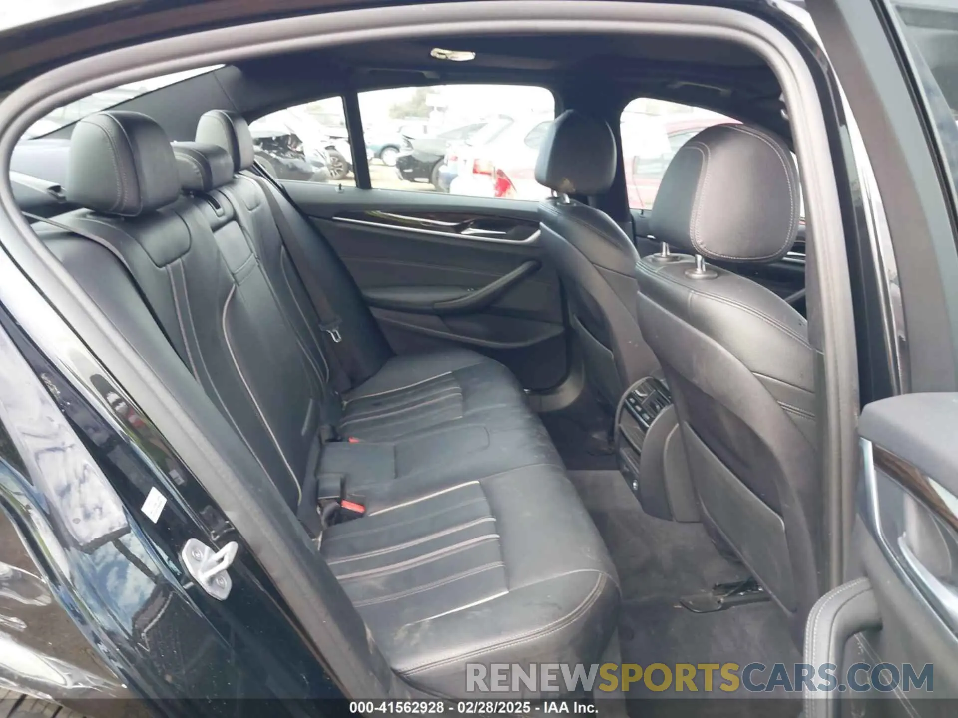 8 fotografías del automóvil dañado WBAJA9C59KB389304 BMW 530E 2019