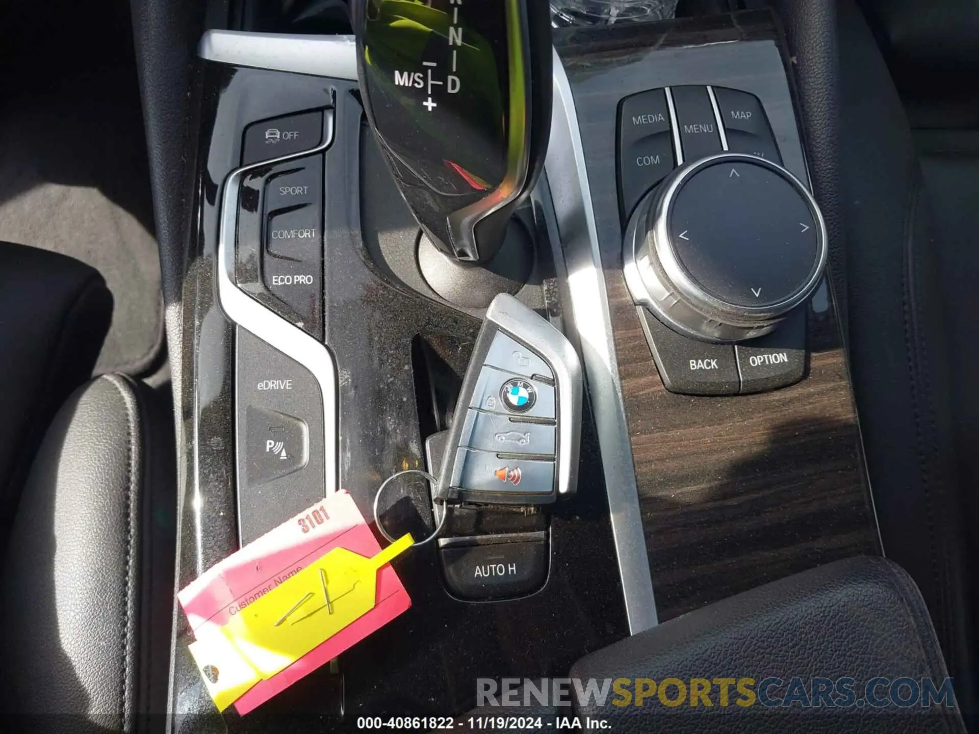 11 fotografías del automóvil dañado WBAJA9C5XKB389649 BMW 530E 2019