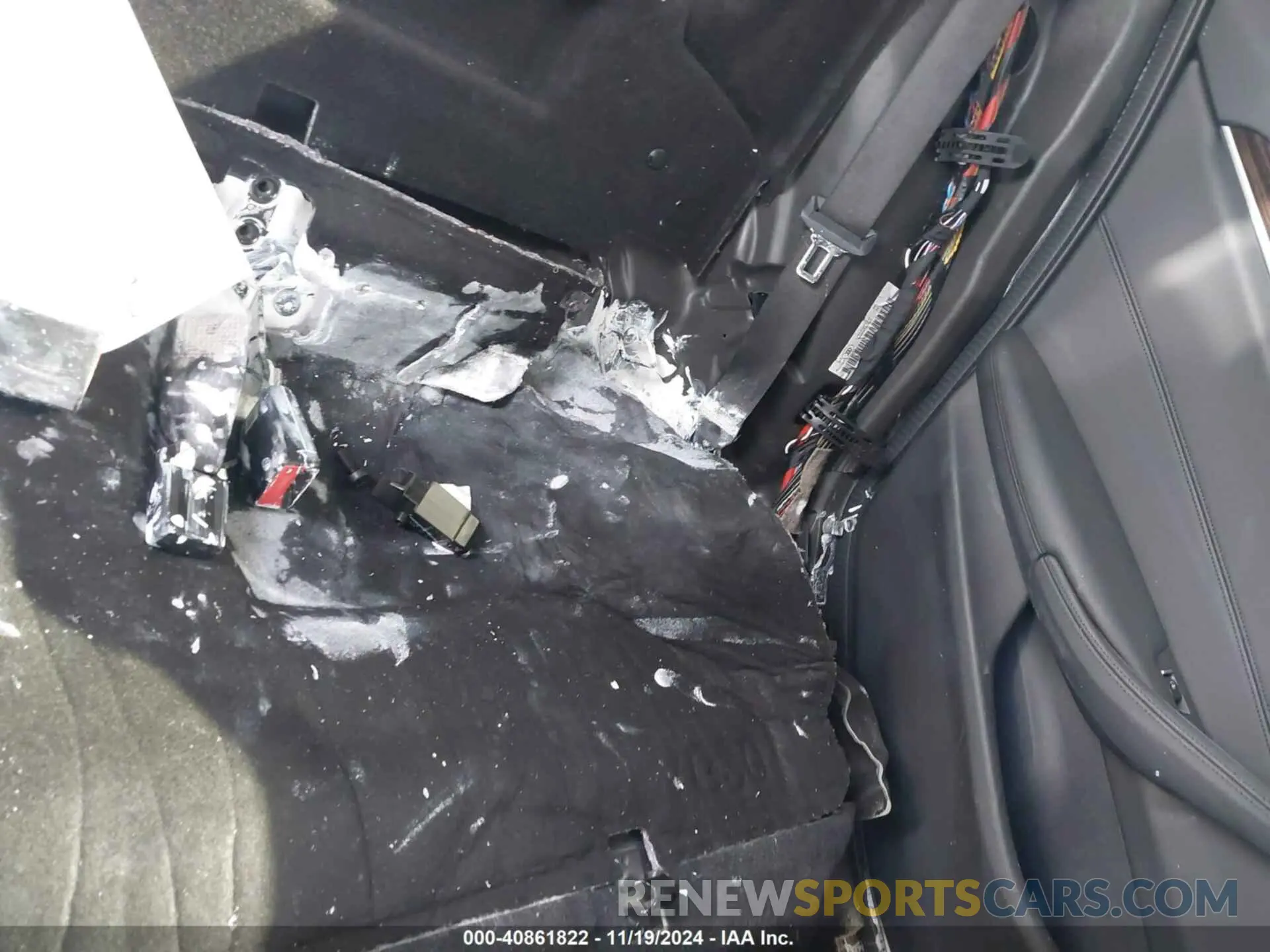 20 fotografías del automóvil dañado WBAJA9C5XKB389649 BMW 530E 2019