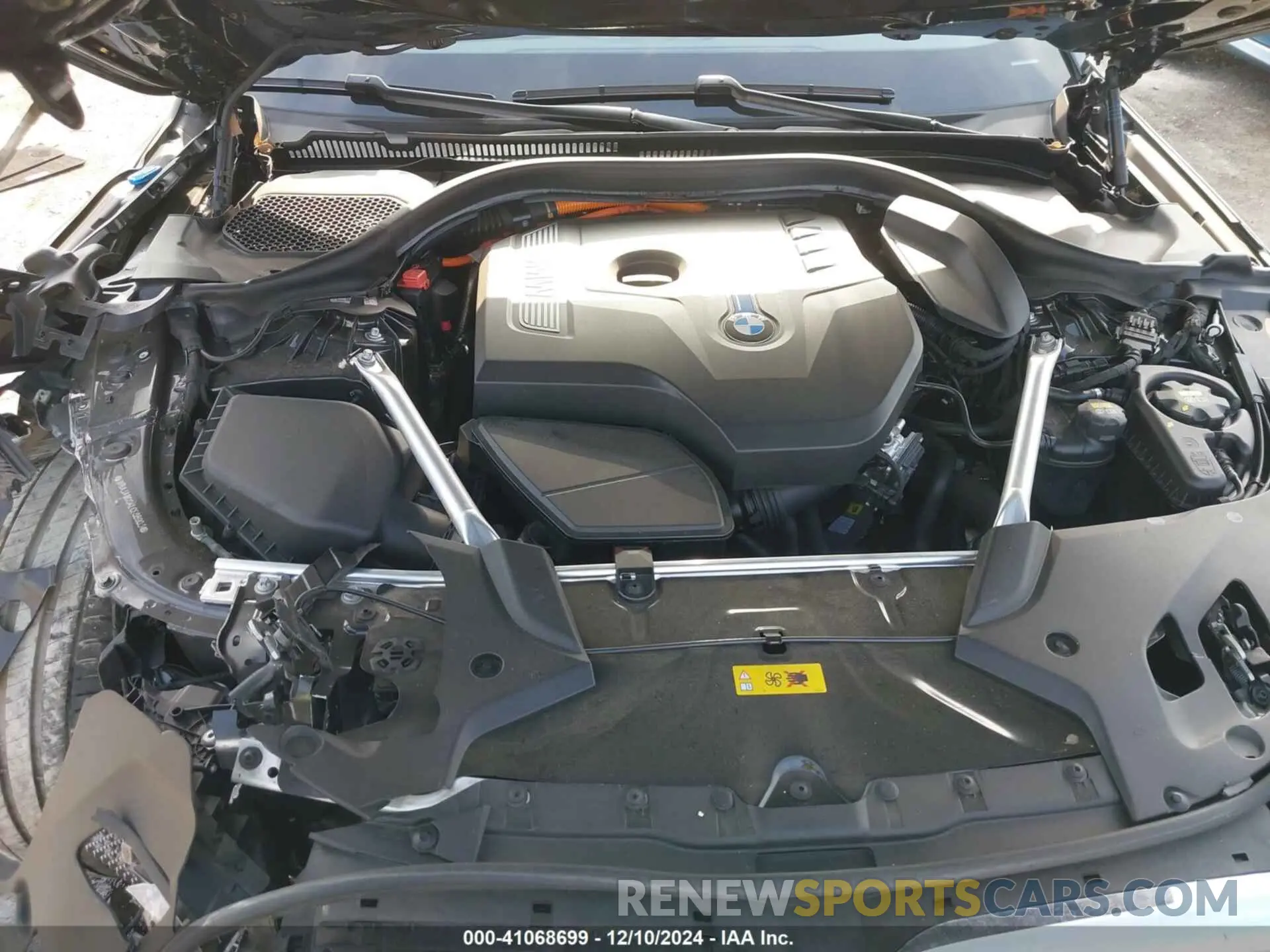10 fotografías del automóvil dañado WBAJA9C04LCE06903 BMW 530E 2020
