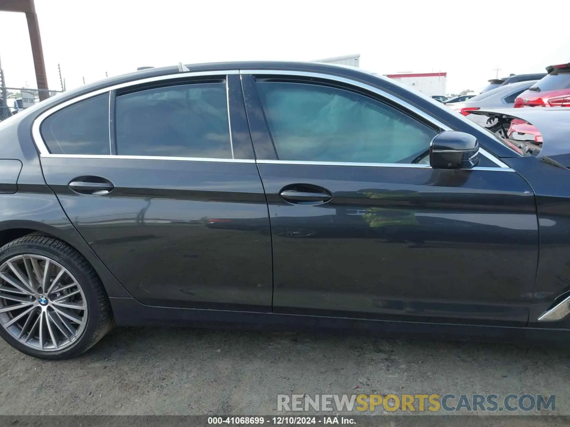 14 fotografías del automóvil dañado WBAJA9C04LCE06903 BMW 530E 2020