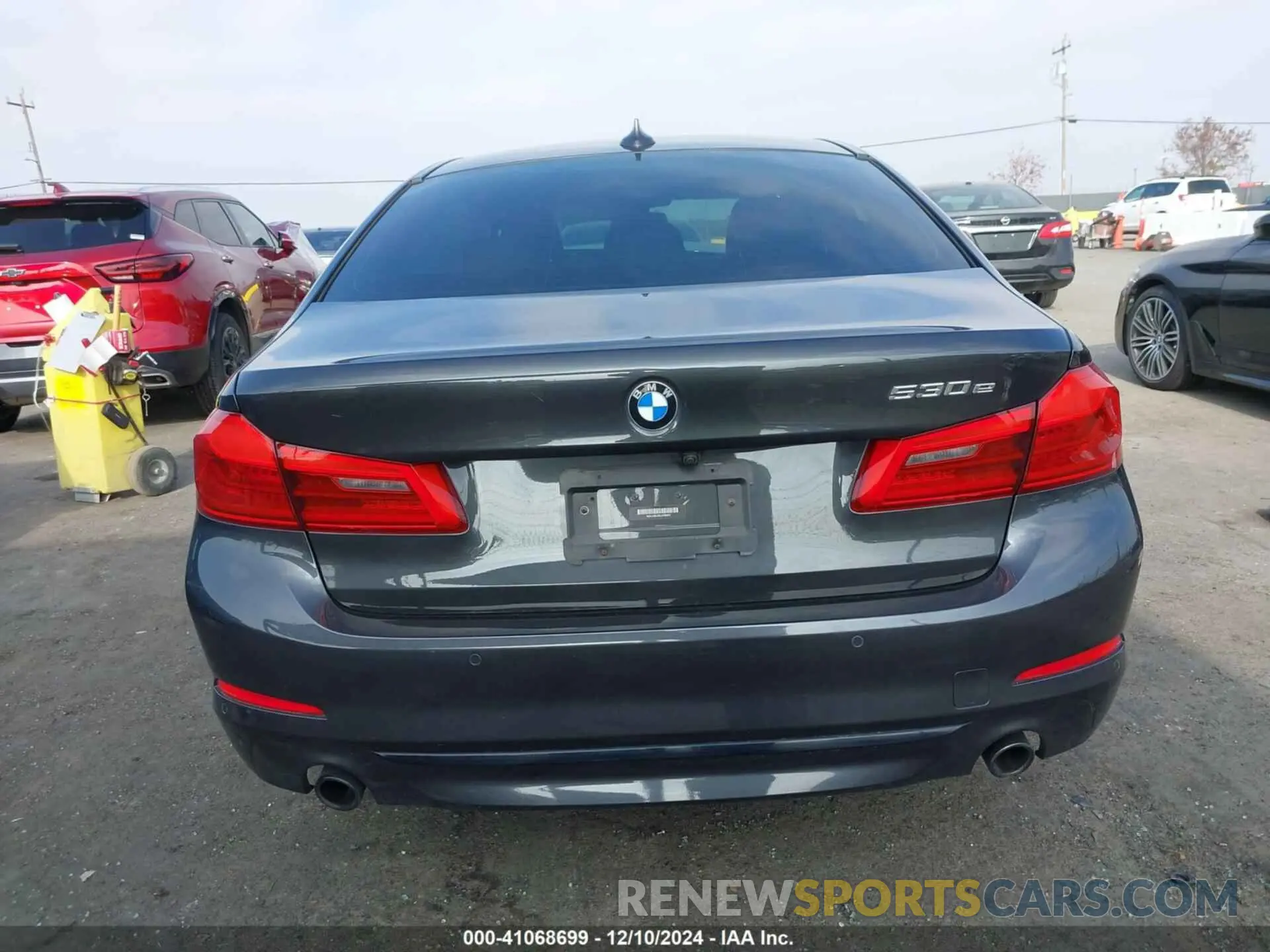 17 fotografías del automóvil dañado WBAJA9C04LCE06903 BMW 530E 2020