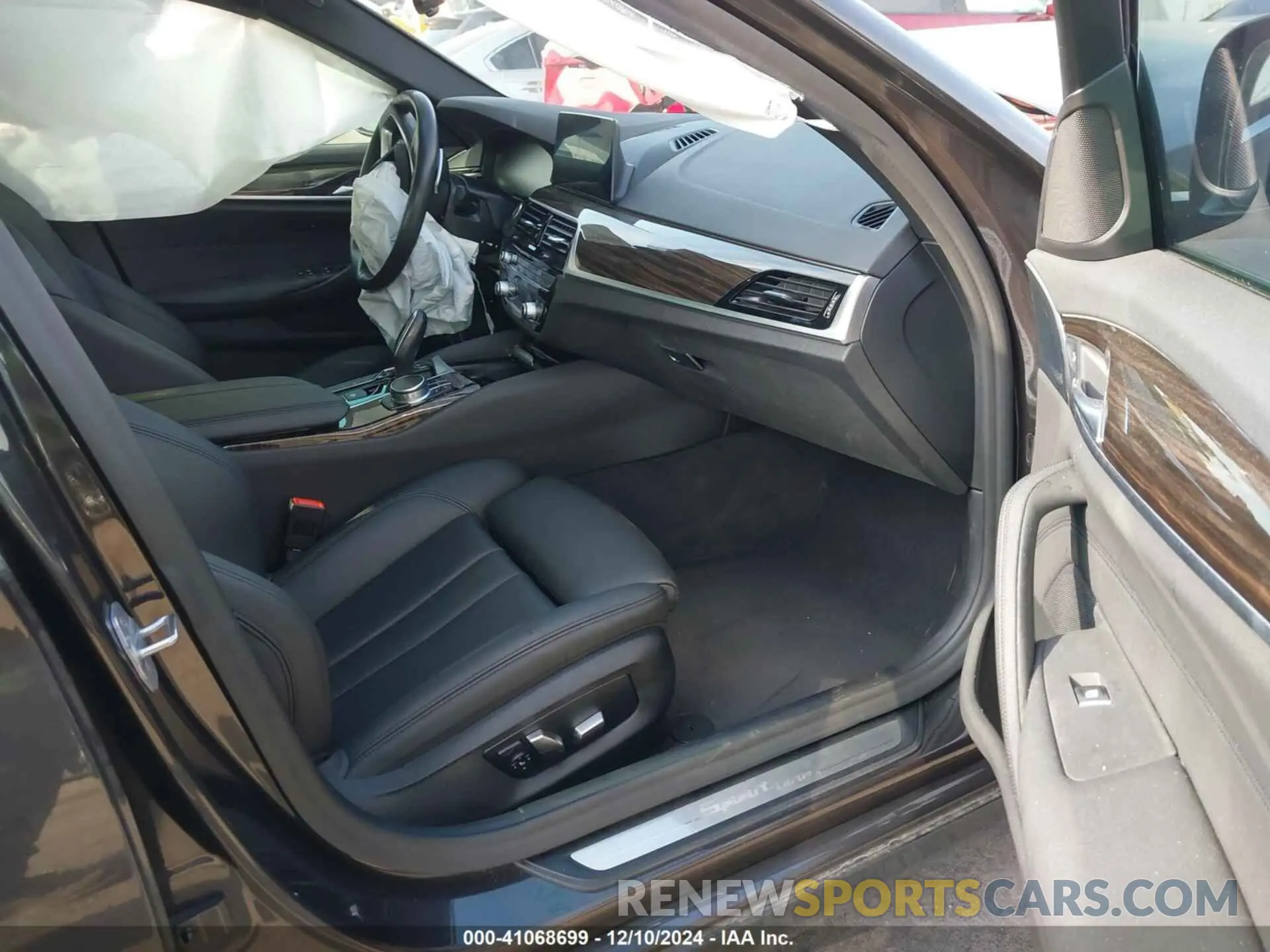 5 fotografías del automóvil dañado WBAJA9C04LCE06903 BMW 530E 2020