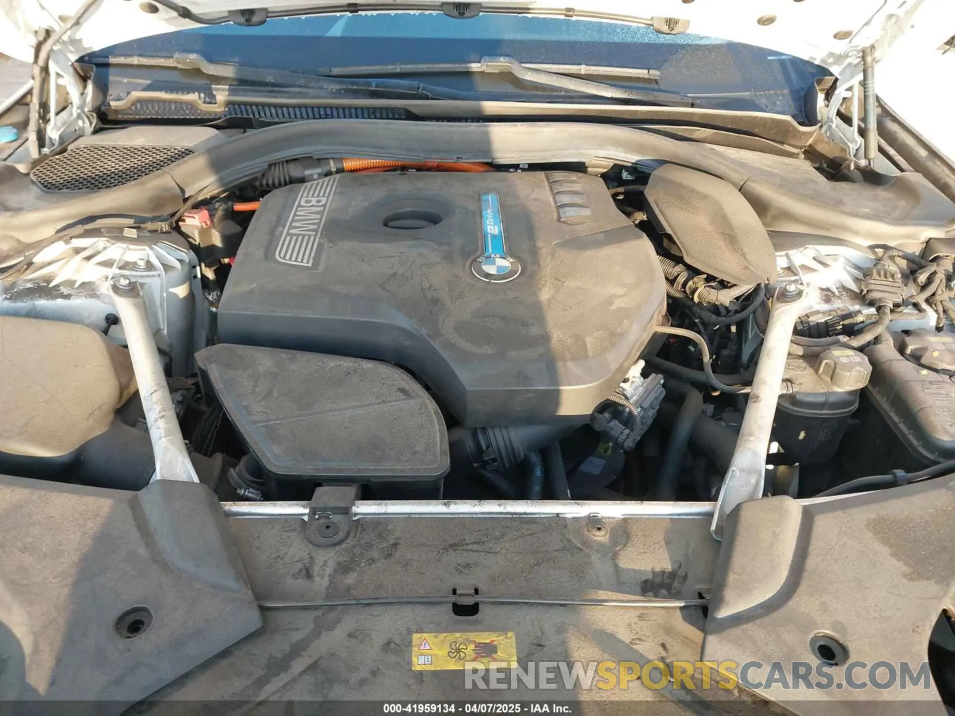 10 fotografías del automóvil dañado WBAJA9C08LCD41408 BMW 530E 2020