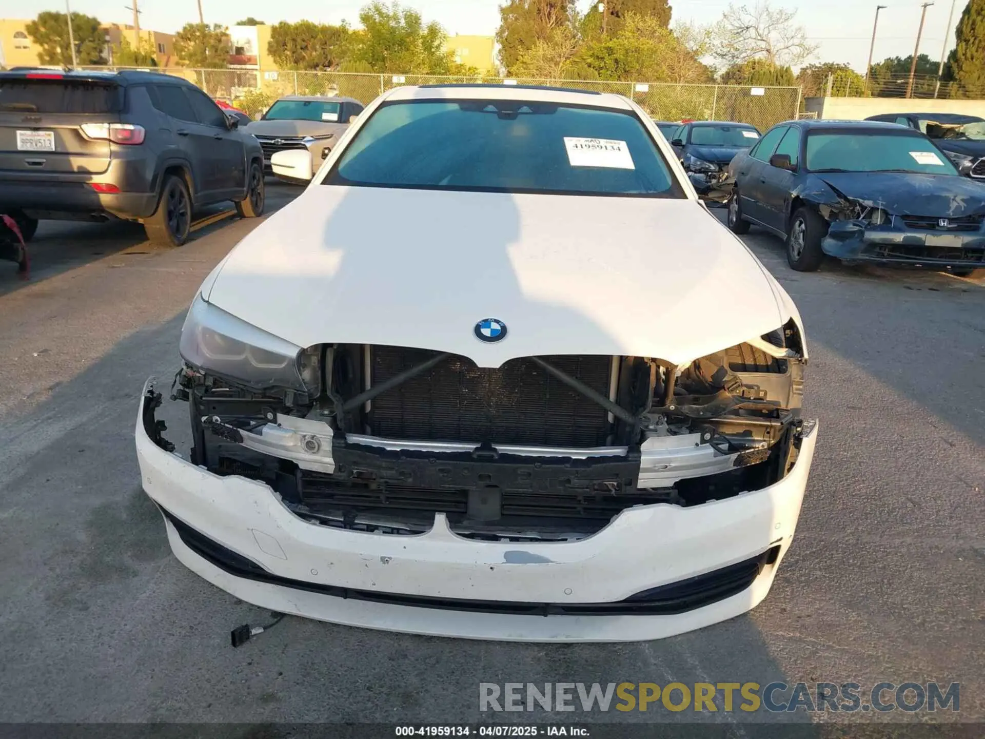 13 fotografías del automóvil dañado WBAJA9C08LCD41408 BMW 530E 2020