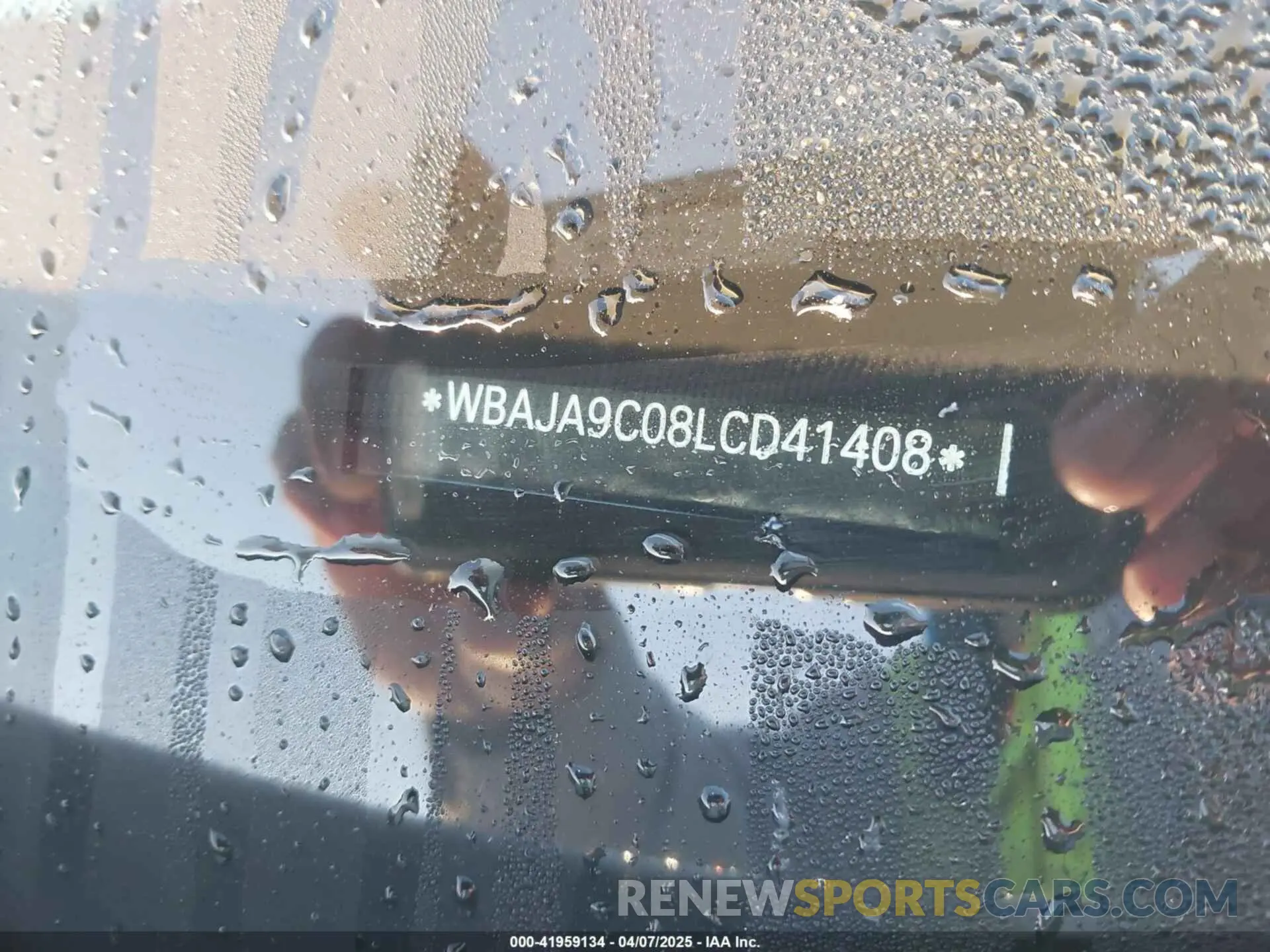 9 fotografías del automóvil dañado WBAJA9C08LCD41408 BMW 530E 2020