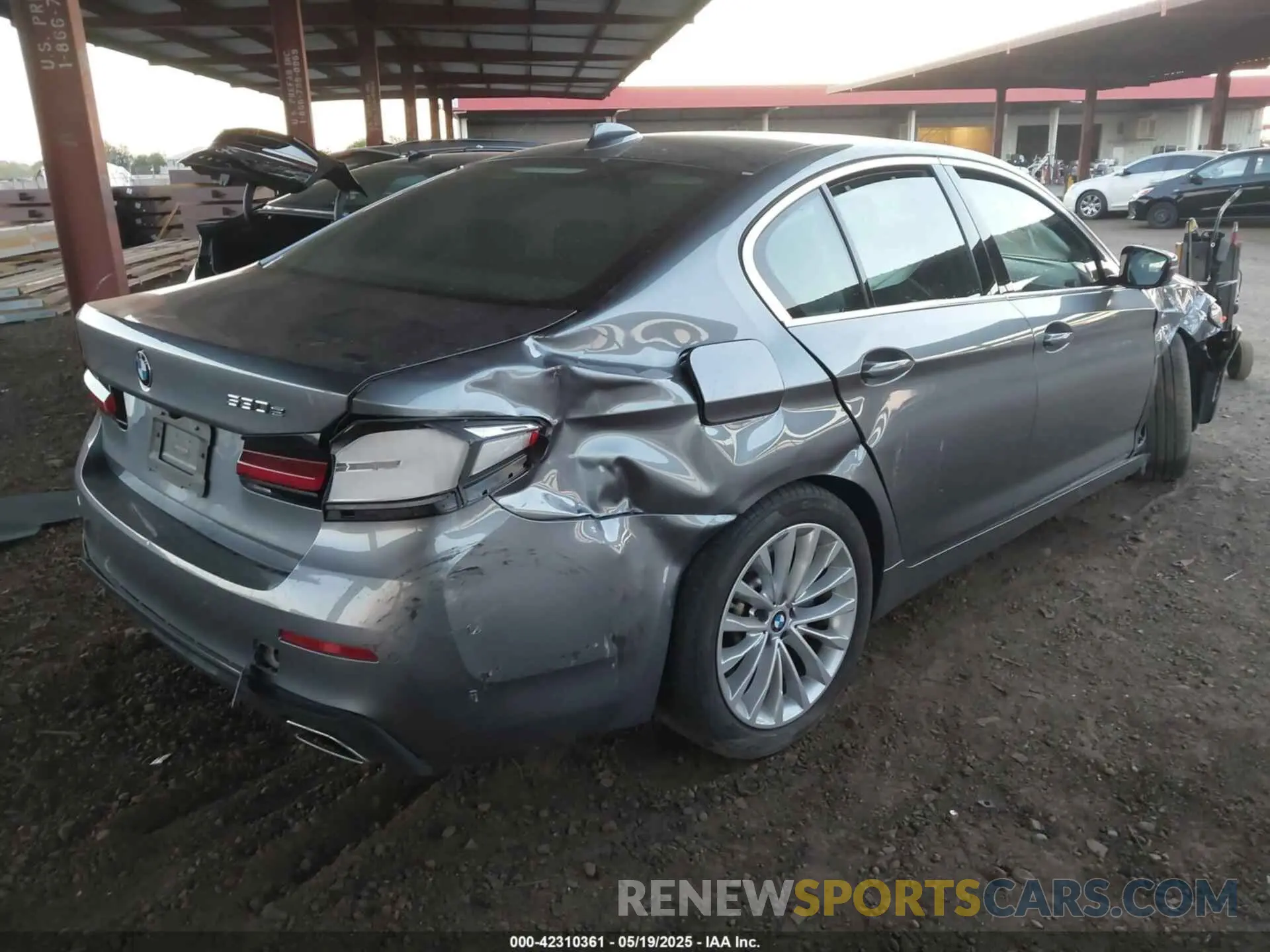 4 fotografías del automóvil dañado WBA13AG03MCG69374 BMW 530E 2021