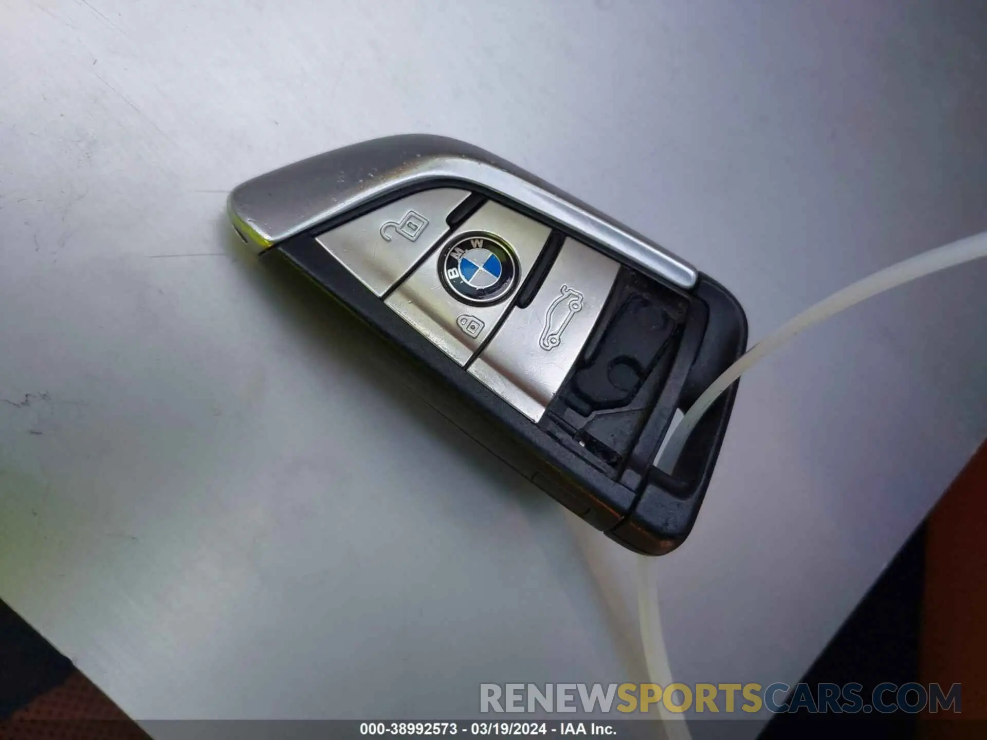 11 fotografías del automóvil dañado WBA13AG0XMCF22761 BMW 530E 2021