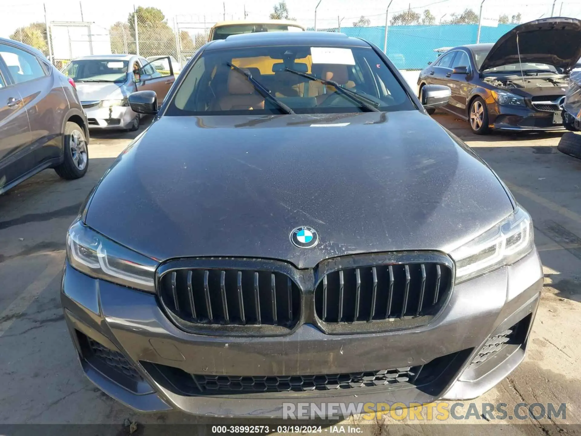 13 fotografías del automóvil dañado WBA13AG0XMCF22761 BMW 530E 2021