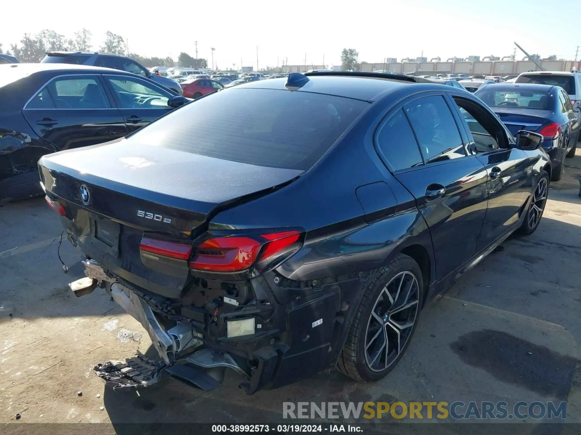 4 fotografías del automóvil dañado WBA13AG0XMCF22761 BMW 530E 2021