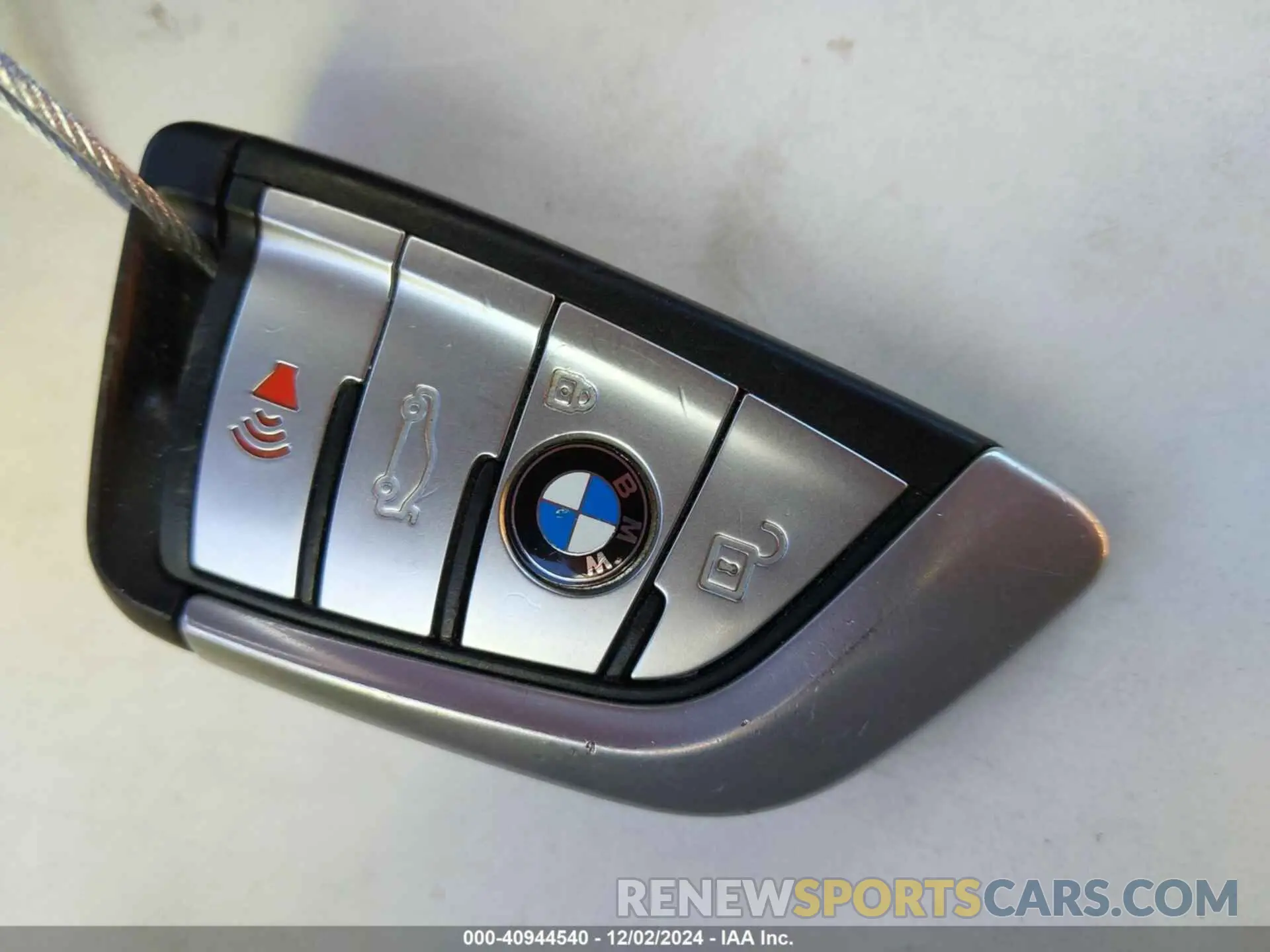 11 fotografías del automóvil dañado WBA33AG04MCG02209 BMW 530E 2021