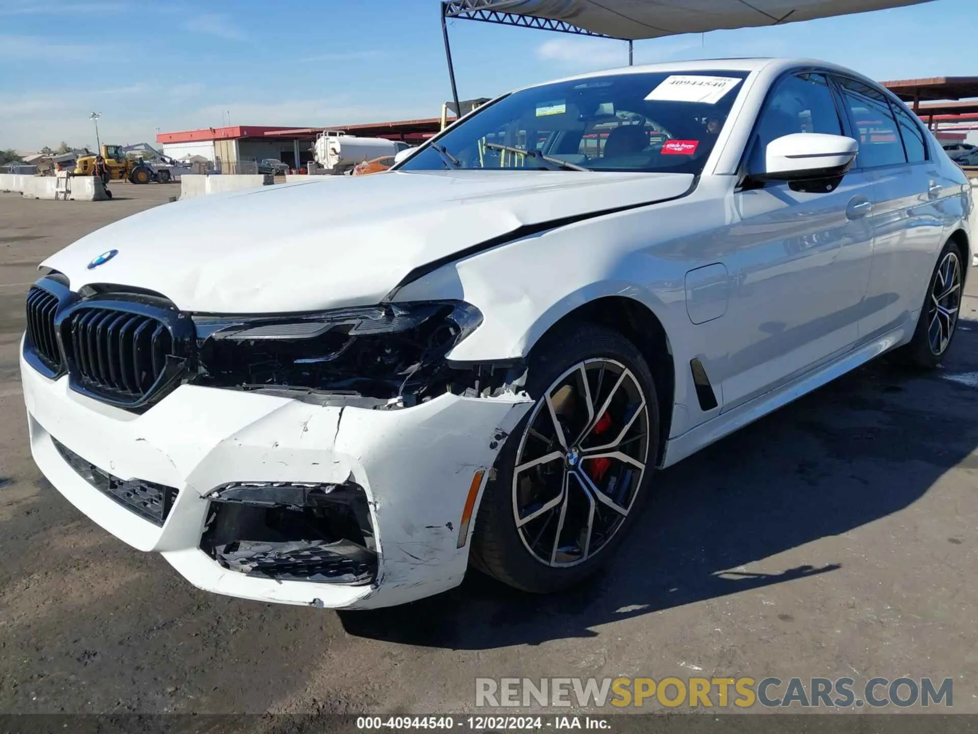 6 fotografías del automóvil dañado WBA33AG04MCG02209 BMW 530E 2021