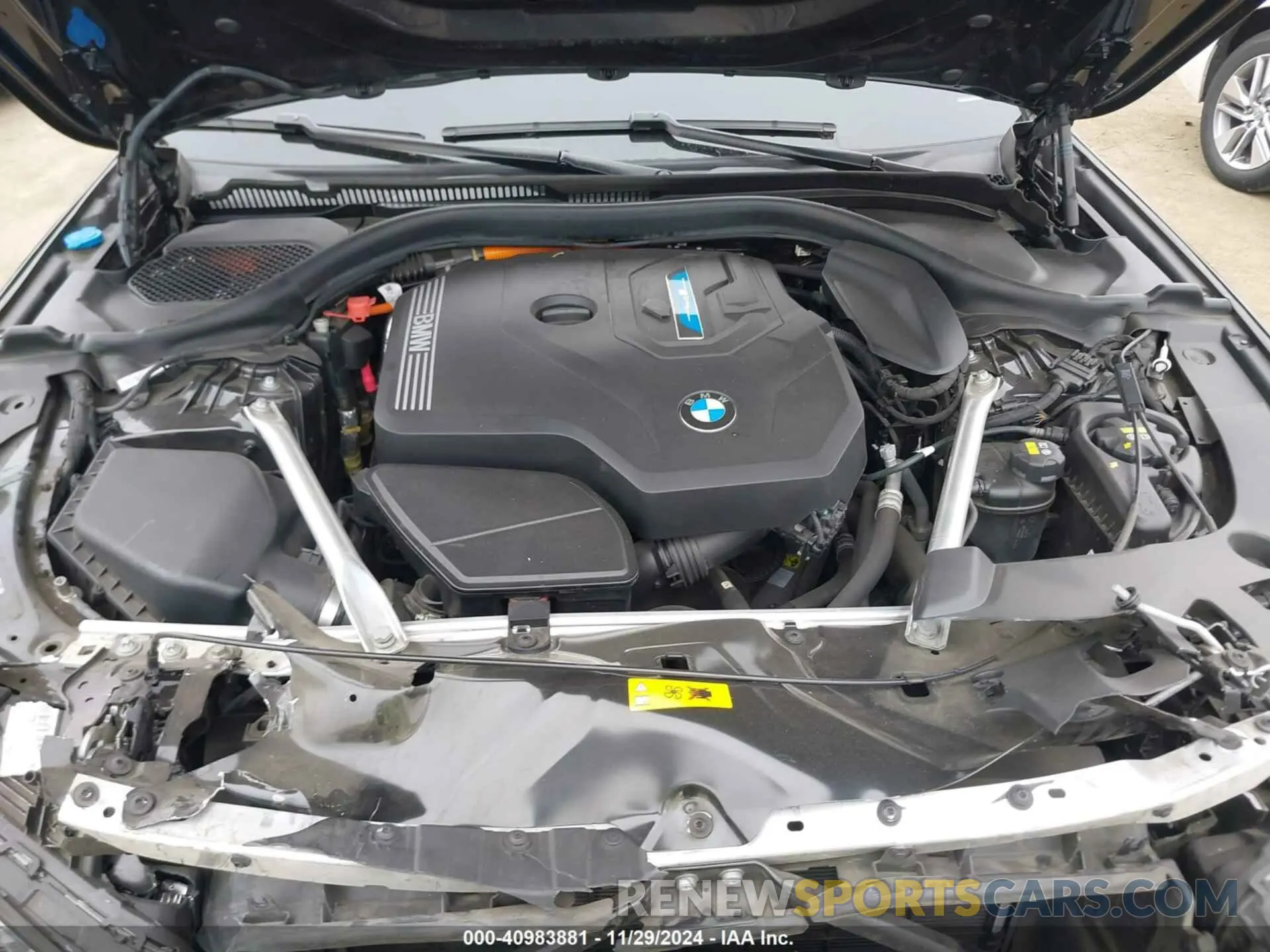 10 fotografías del automóvil dañado WBA13AG0XNCK61601 BMW 530E 2022