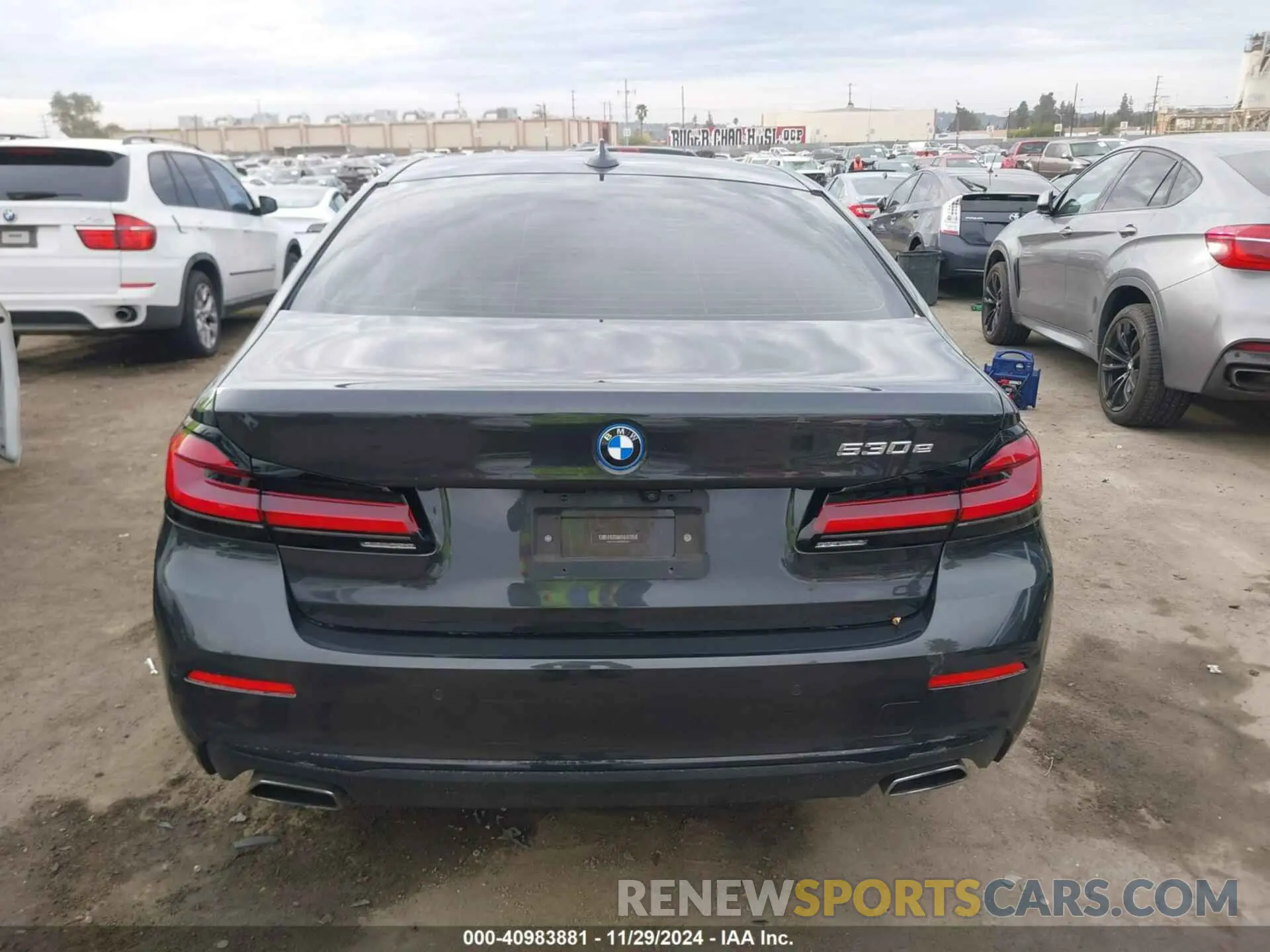16 fotografías del automóvil dañado WBA13AG0XNCK61601 BMW 530E 2022