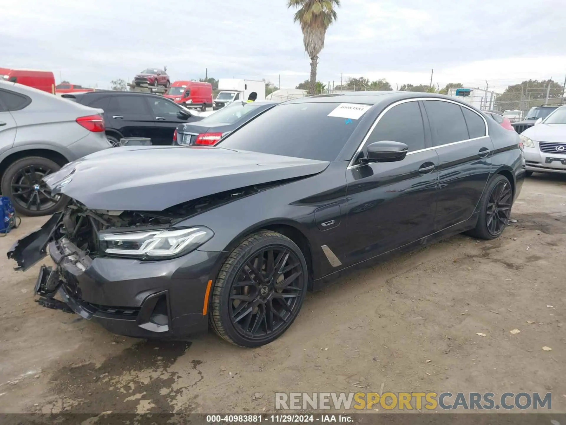 2 fotografías del automóvil dañado WBA13AG0XNCK61601 BMW 530E 2022