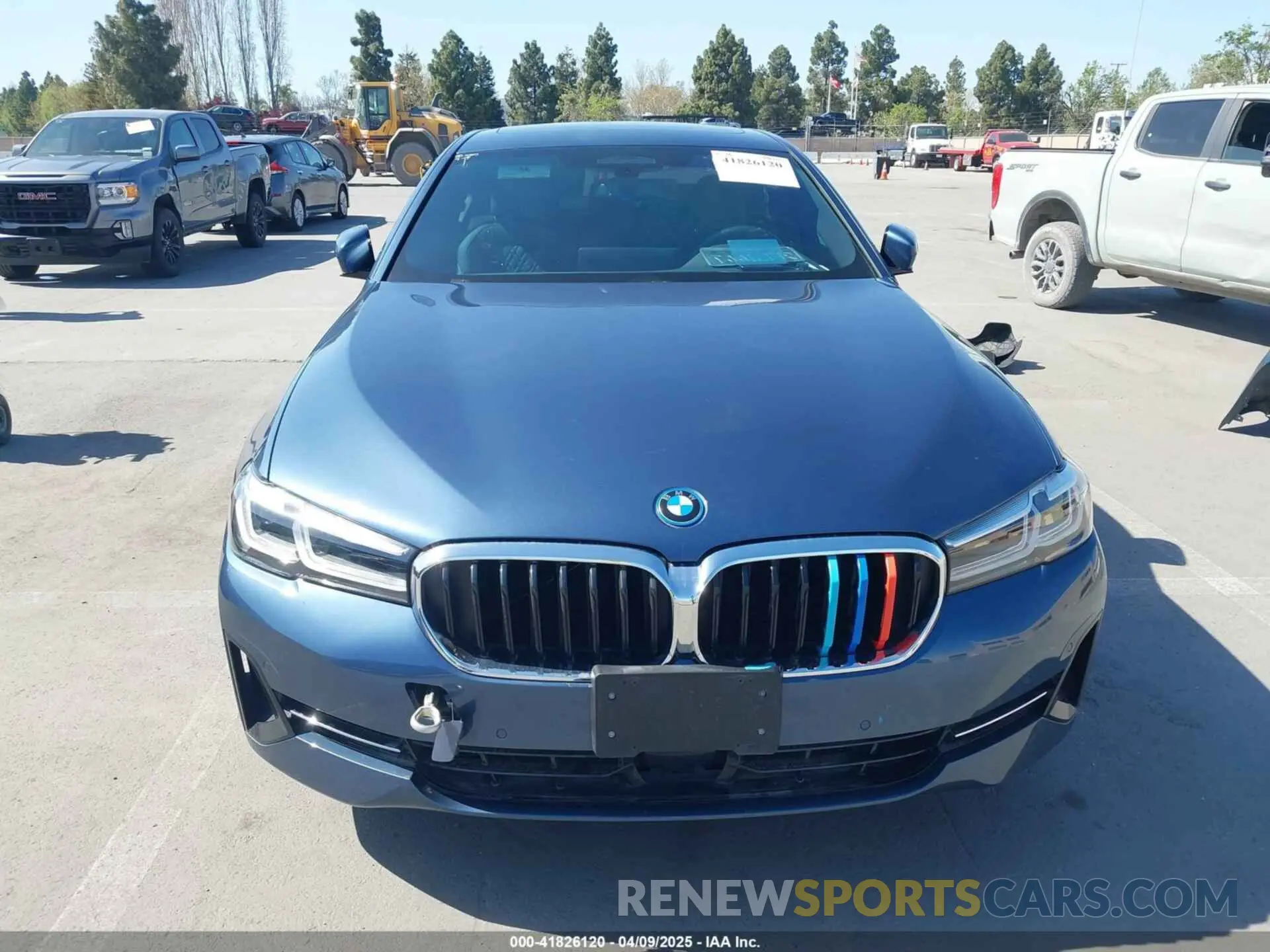 13 fotografías del automóvil dañado WBA13AG04PCM42051 BMW 530E 2023