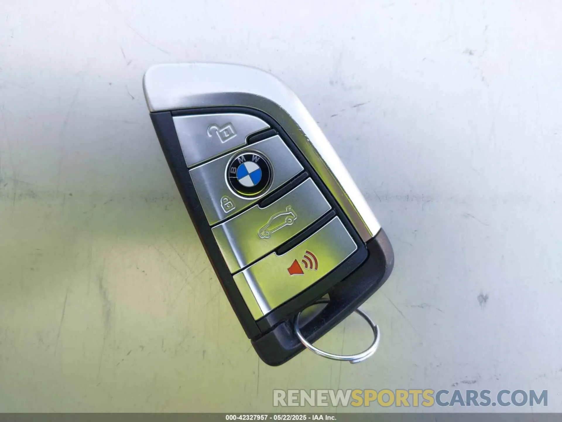 11 fotografías del automóvil dañado WBA13AG05PCL73810 BMW 530E 2023