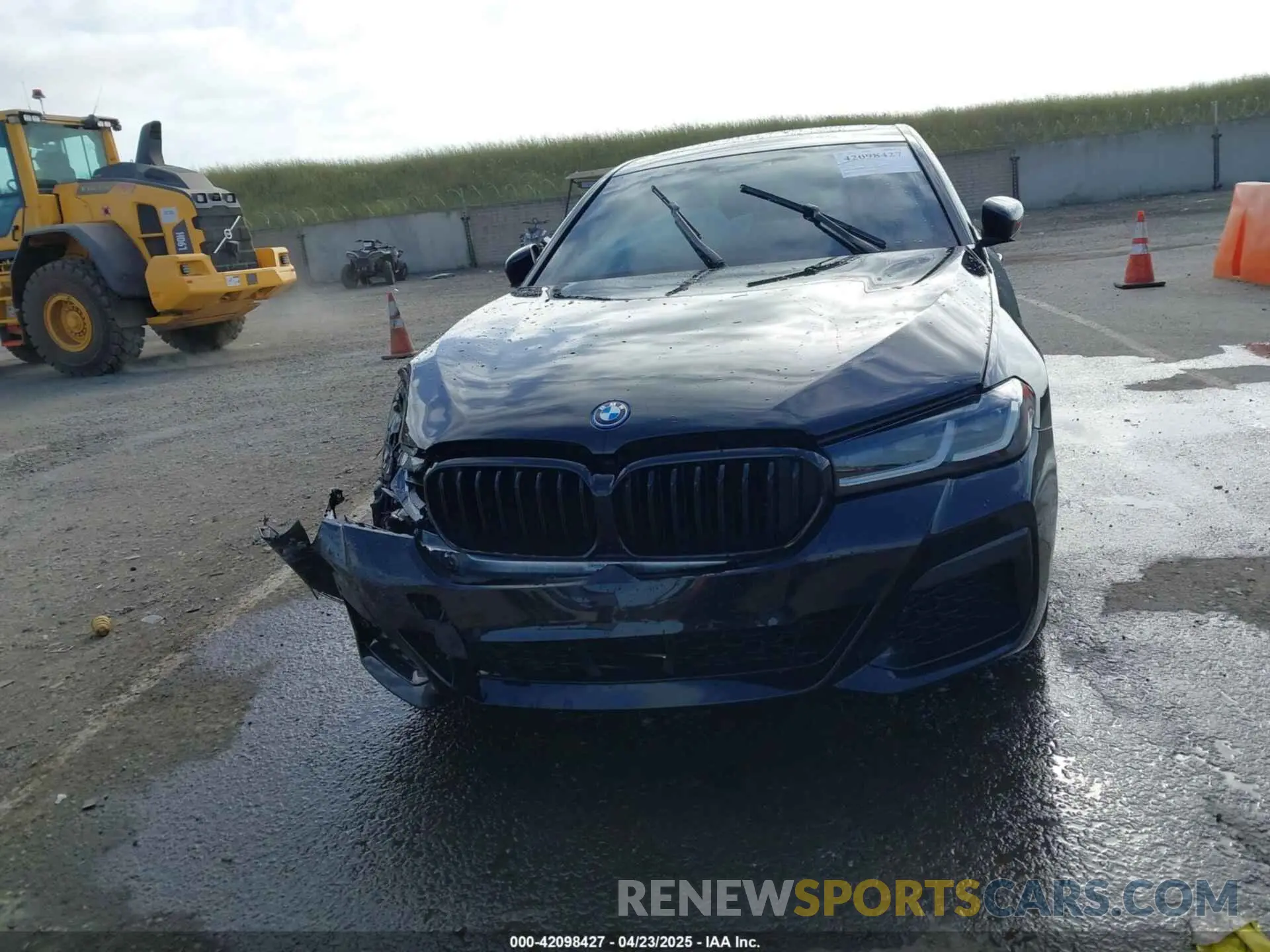 12 fotografías del automóvil dañado WBA13AG09PCL56556 BMW 530E 2023