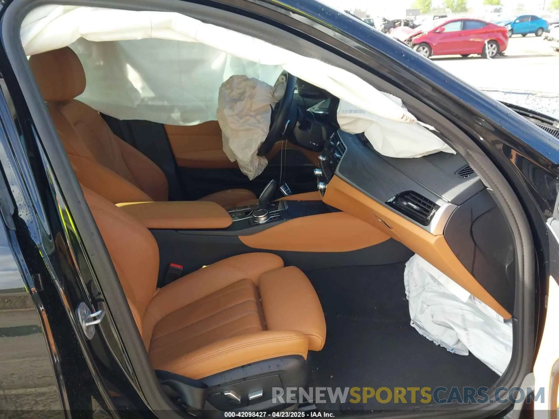 5 fotografías del automóvil dañado WBA13AG09PCL56556 BMW 530E 2023