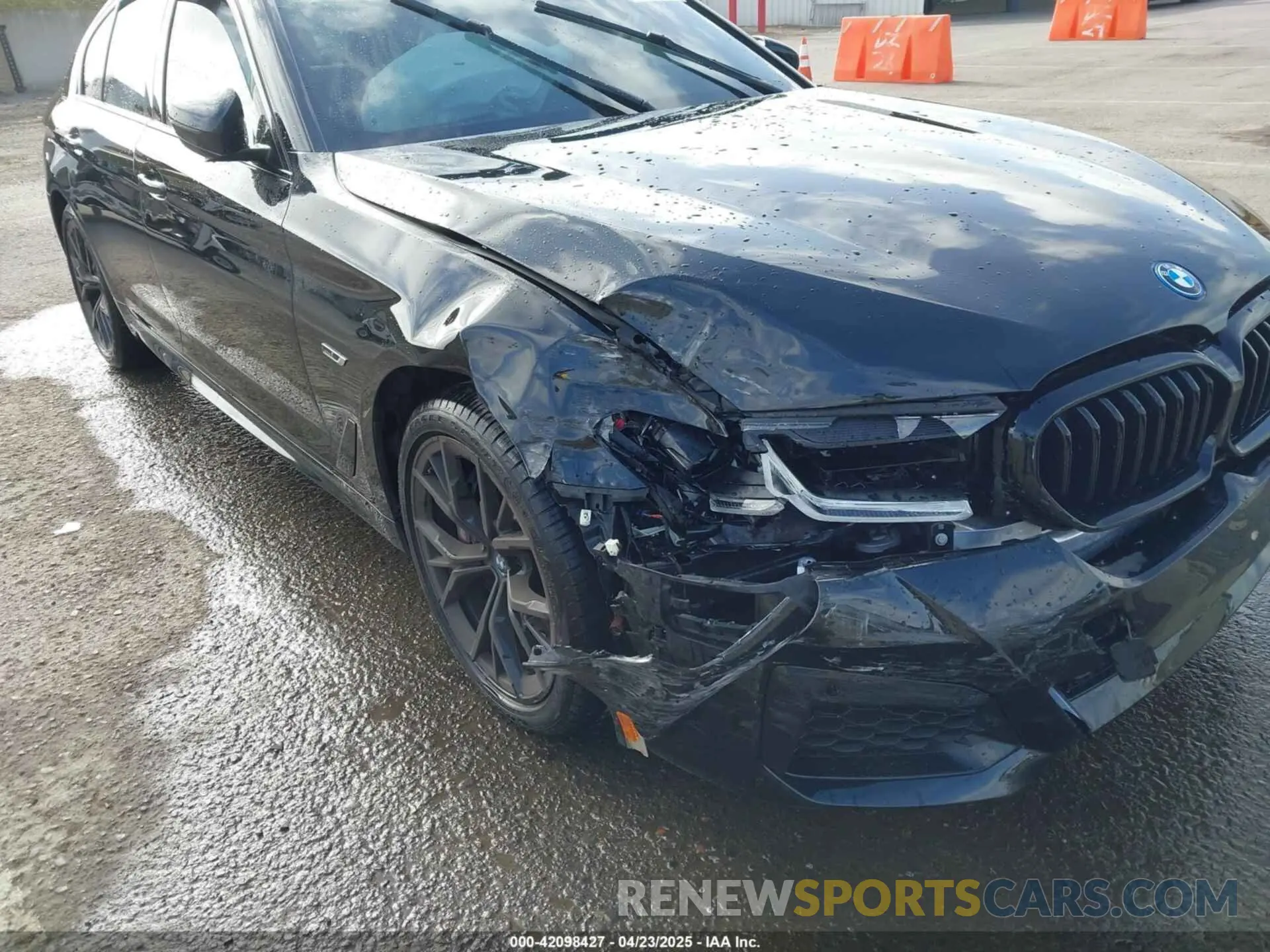 6 fotografías del automóvil dañado WBA13AG09PCL56556 BMW 530E 2023