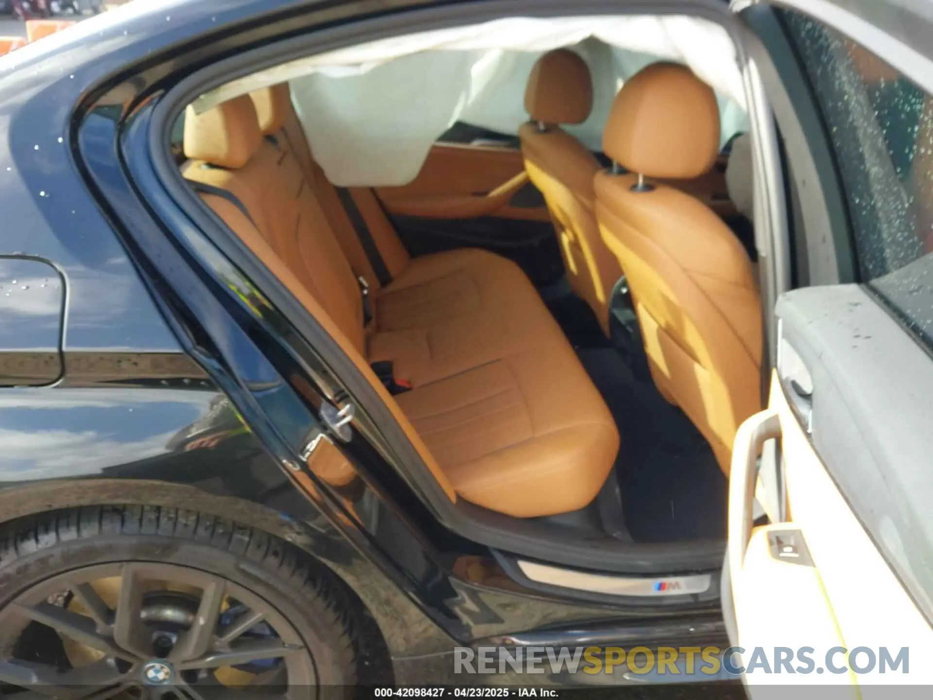 8 fotografías del automóvil dañado WBA13AG09PCL56556 BMW 530E 2023