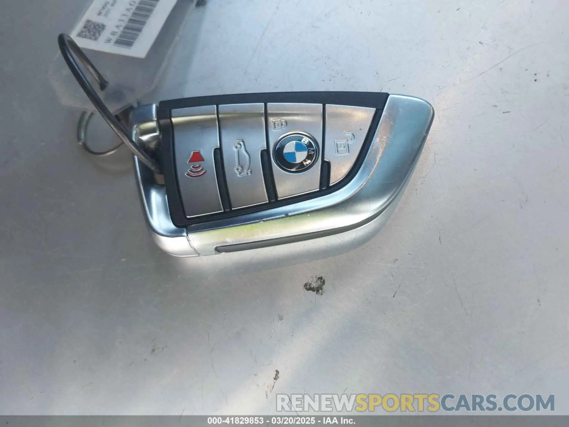 10 fotografías del automóvil dañado WBA33AG07PCN60636 BMW 530E 2023