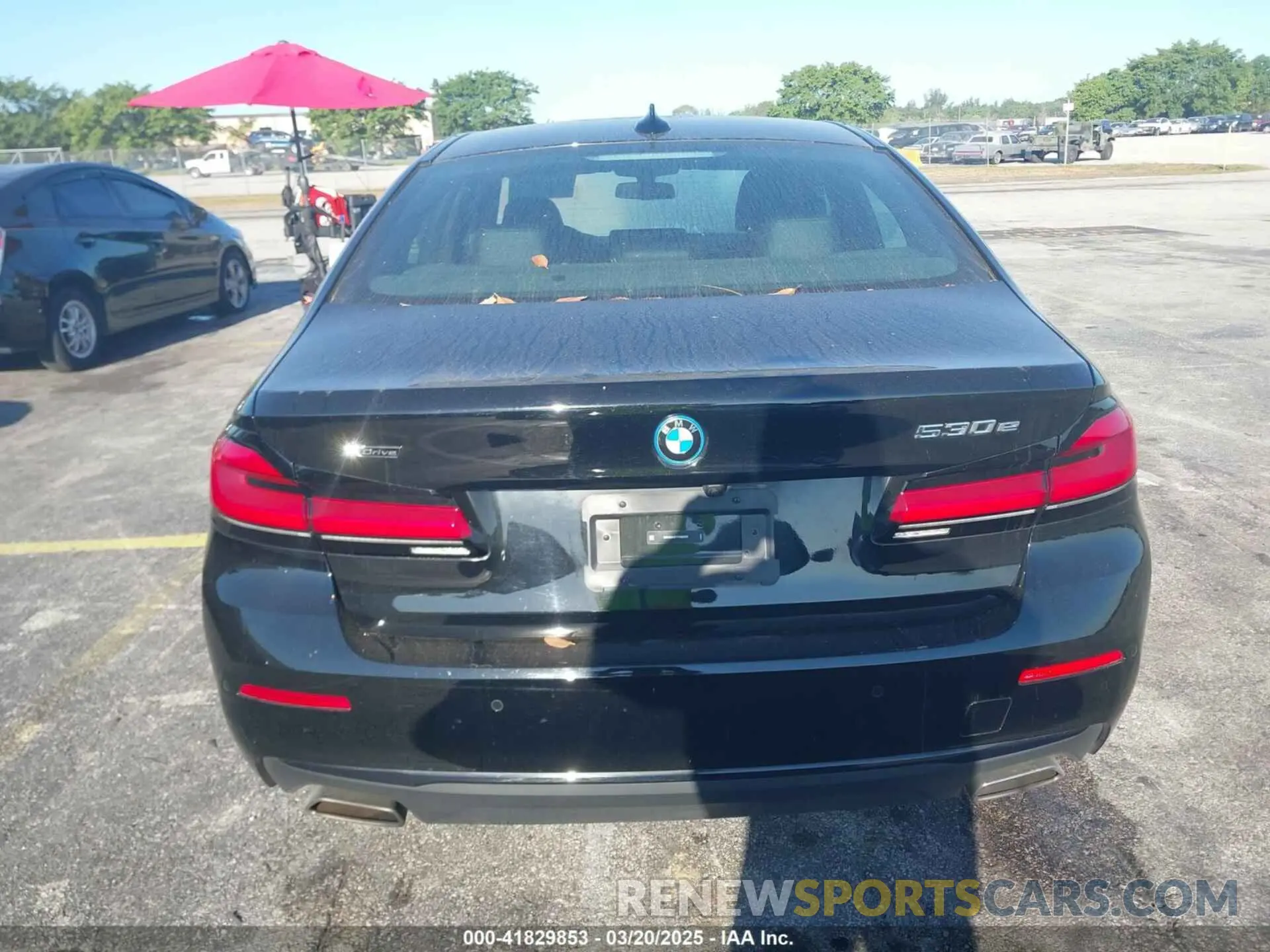 15 fotografías del automóvil dañado WBA33AG07PCN60636 BMW 530E 2023