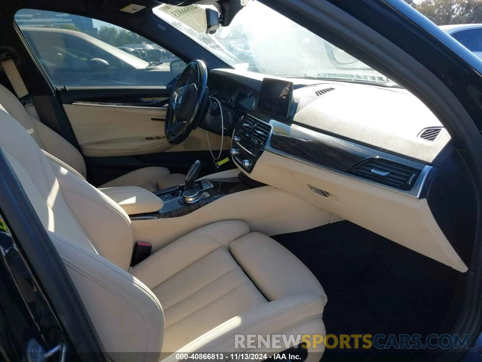 5 fotografías del automóvil dañado WBAJA5C53KBX86922 BMW 530I 2019