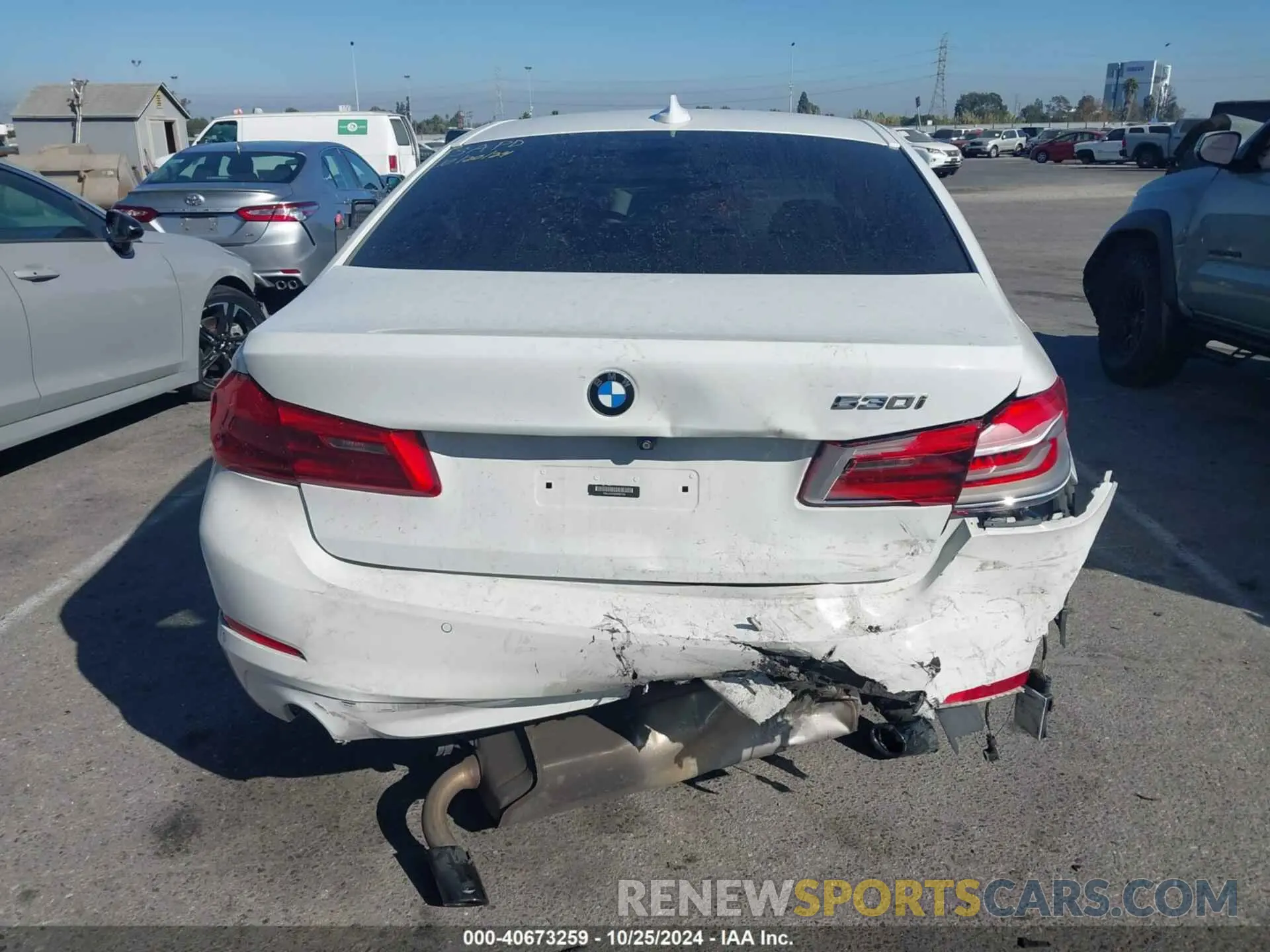 15 fotografías del automóvil dañado WBAJA5C53KBX87360 BMW 530I 2019