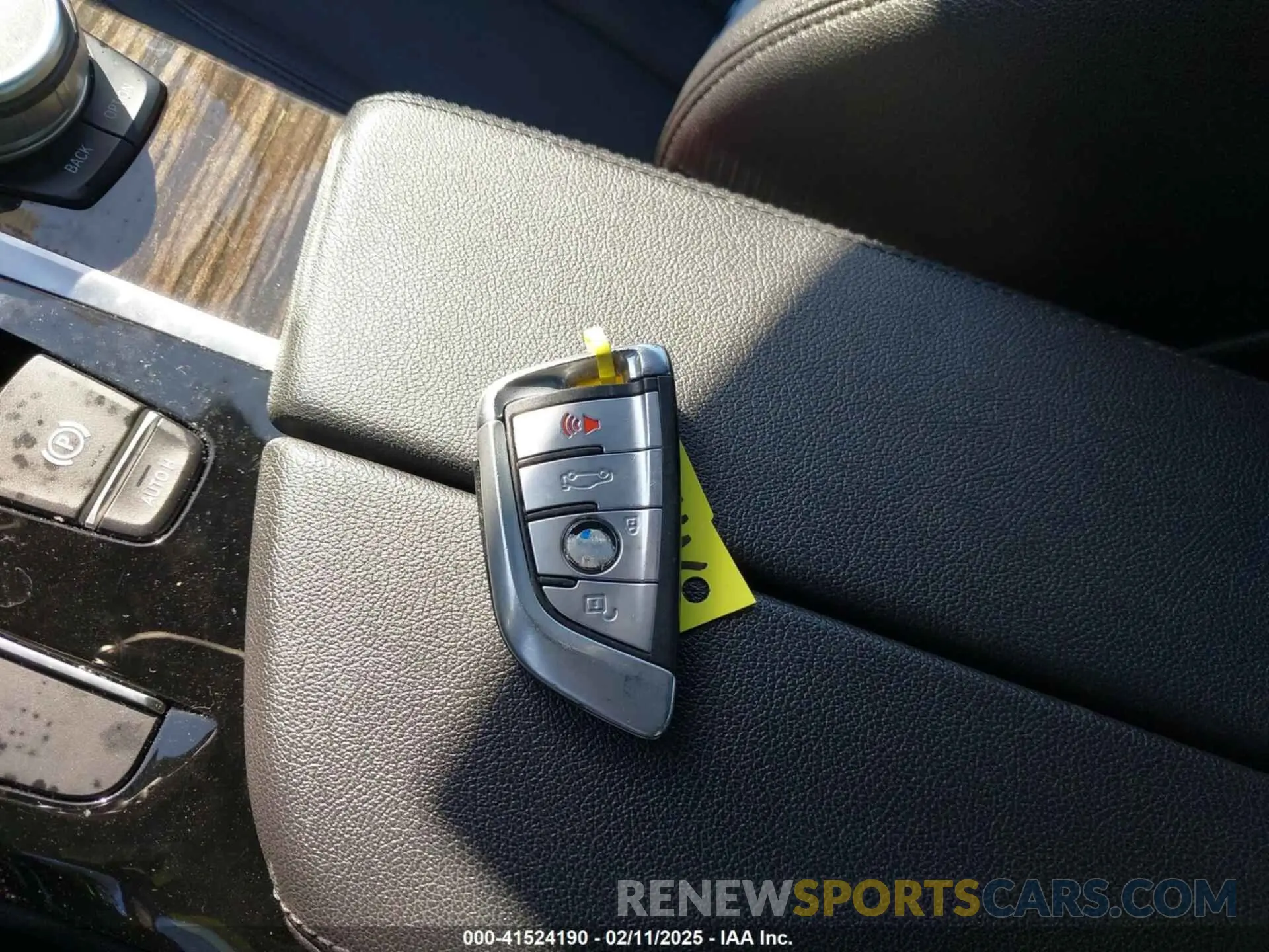 11 fotografías del automóvil dañado WBAJA5C53KWW48516 BMW 530I 2019