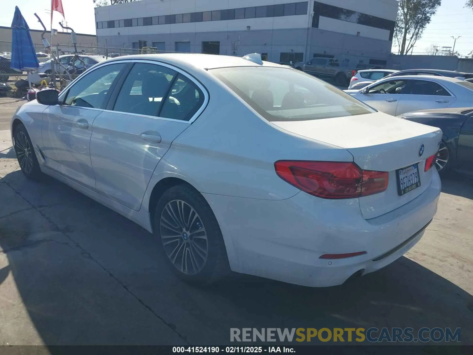 3 fotografías del automóvil dañado WBAJA5C53KWW48516 BMW 530I 2019