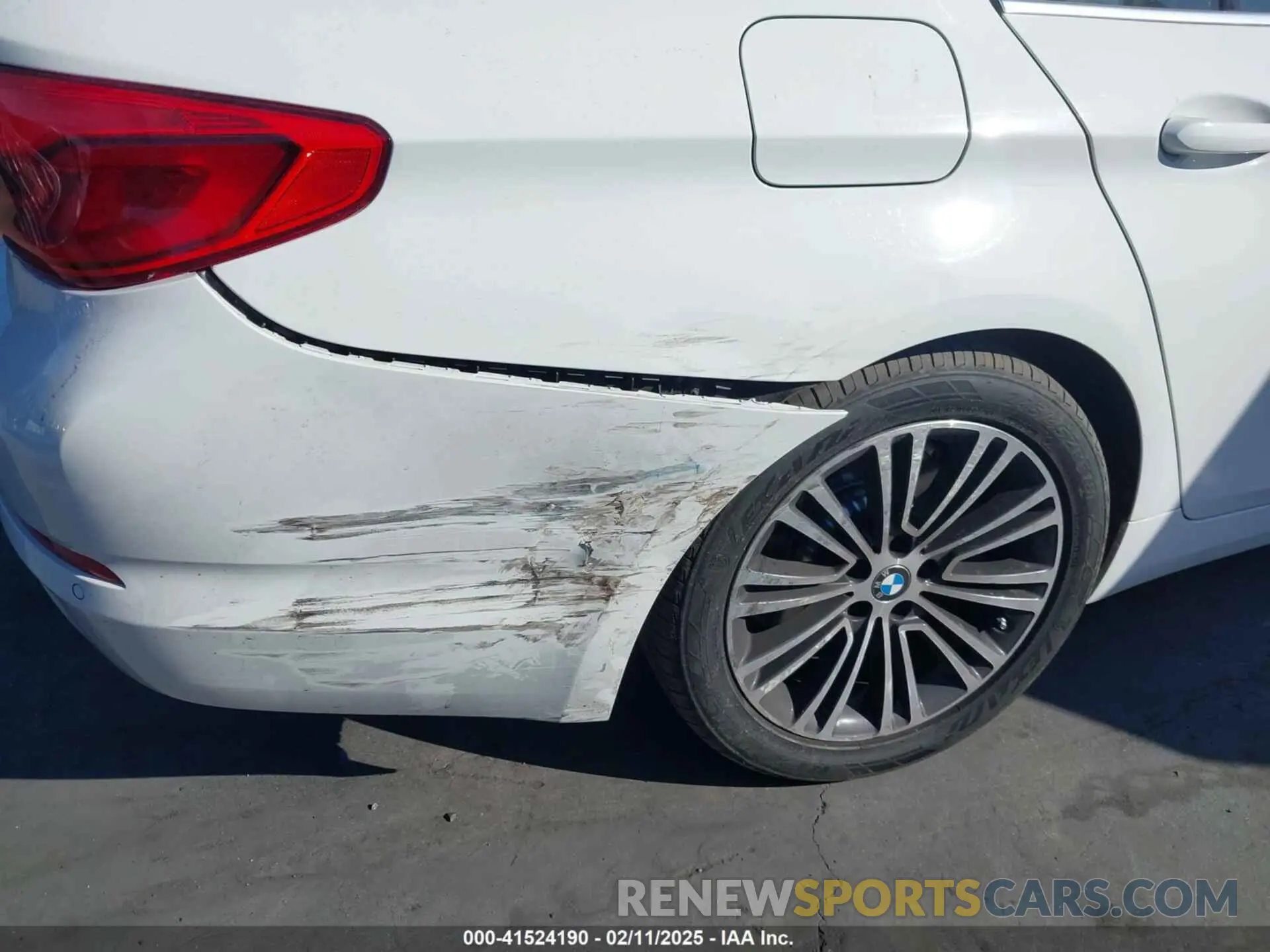 6 fotografías del automóvil dañado WBAJA5C53KWW48516 BMW 530I 2019